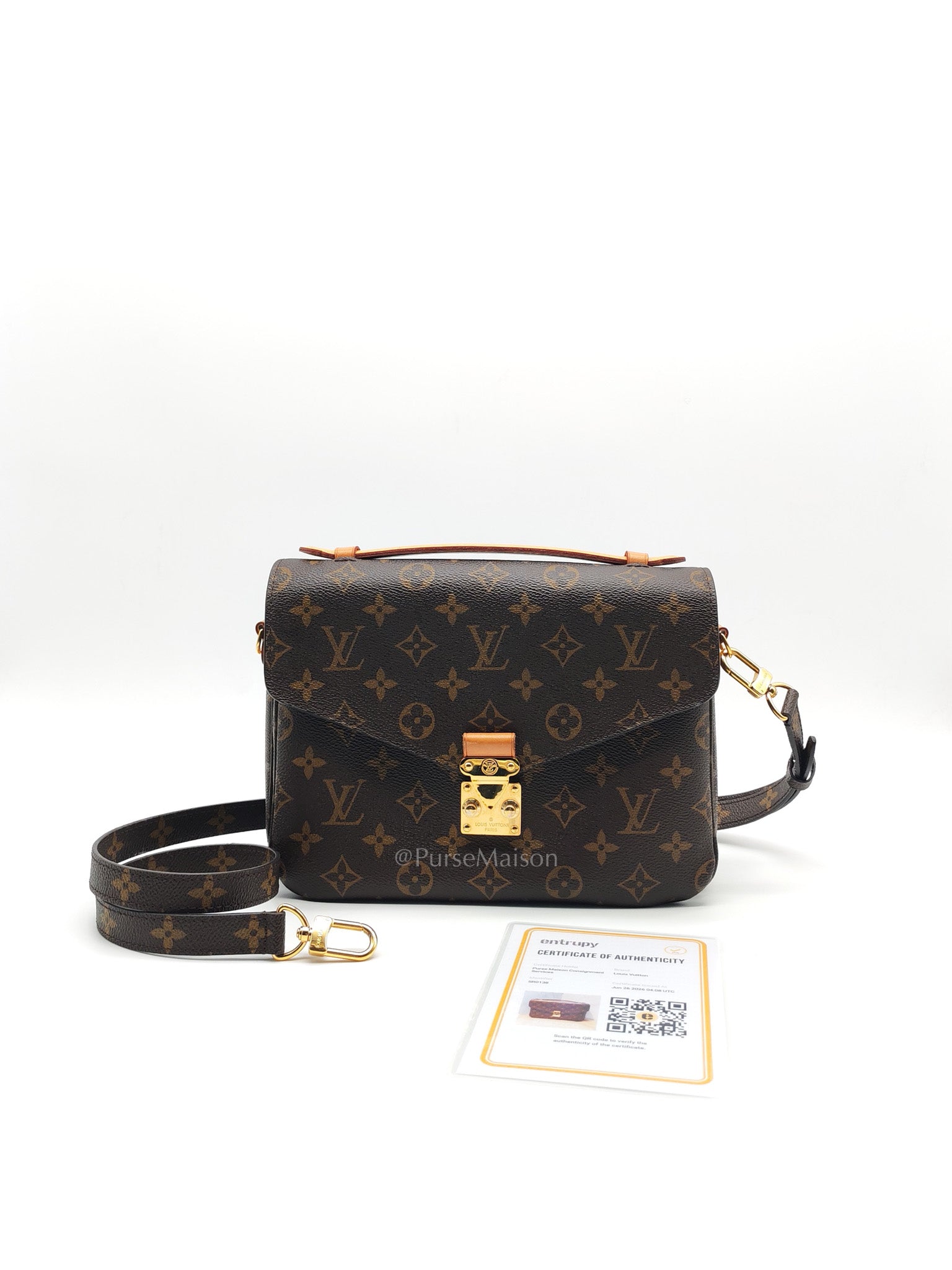 Pochette Metis in Monogram Canvas and Gold Hardware (Datecode: SR0138)