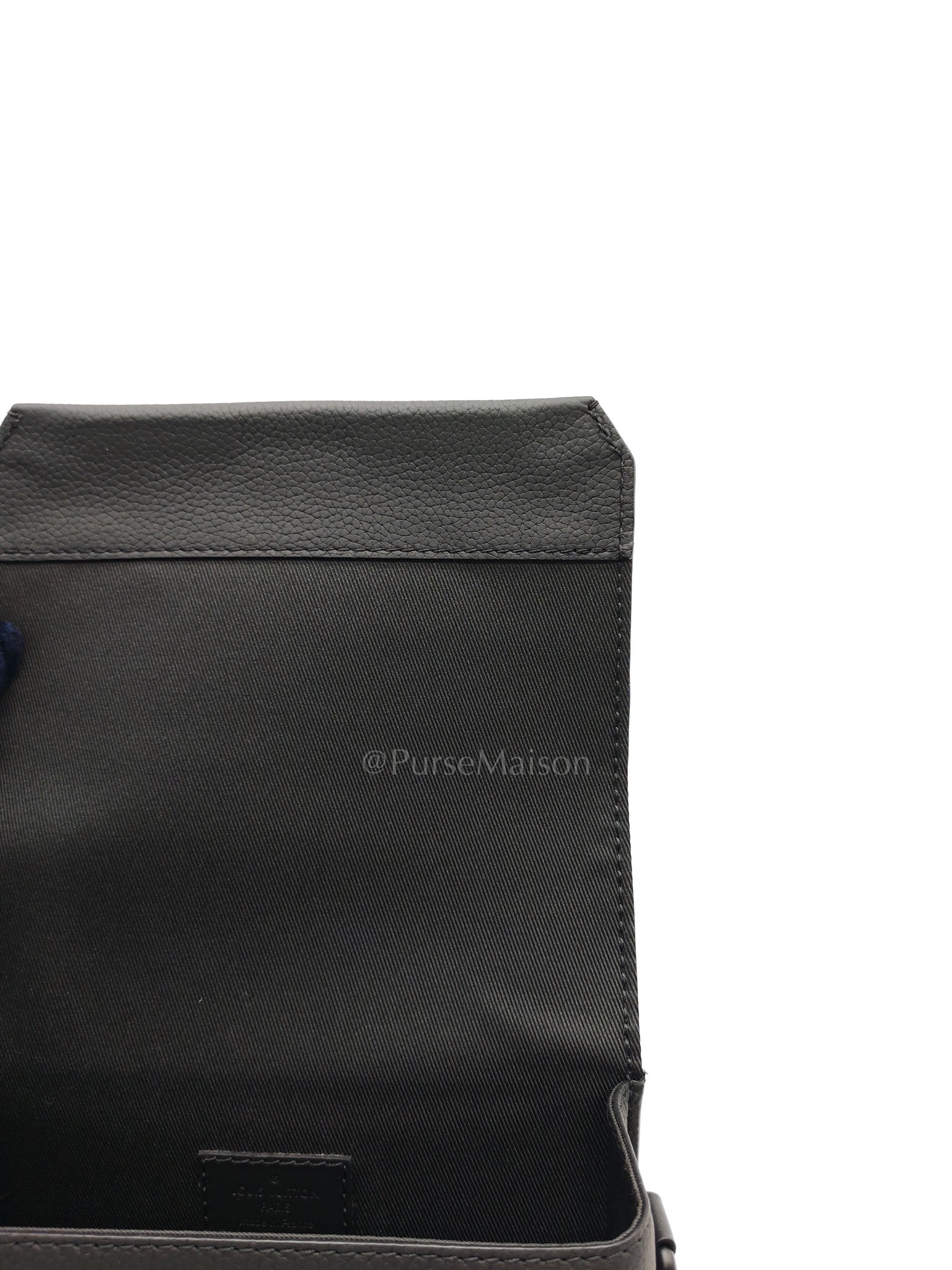 Fastline Wearable Wallet in Aerogram Leather Black | Purse Maison Luxury Bags Shop