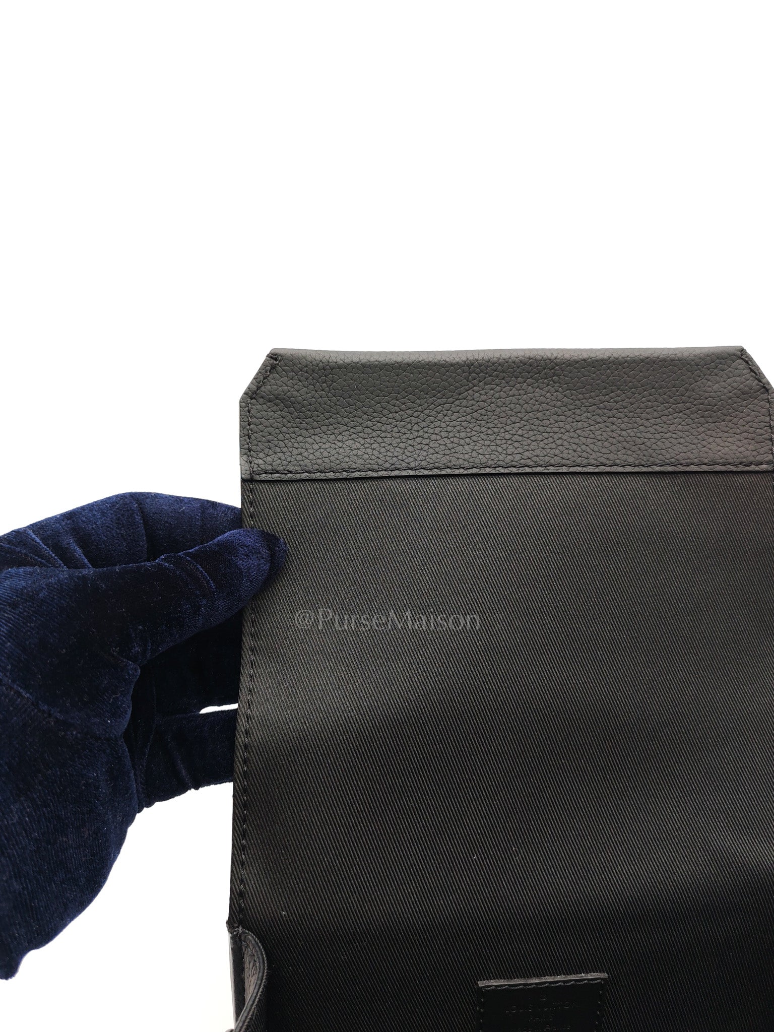 Fastline Wearable Wallet in Aerogram Leather Black | Purse Maison Luxury Bags Shop