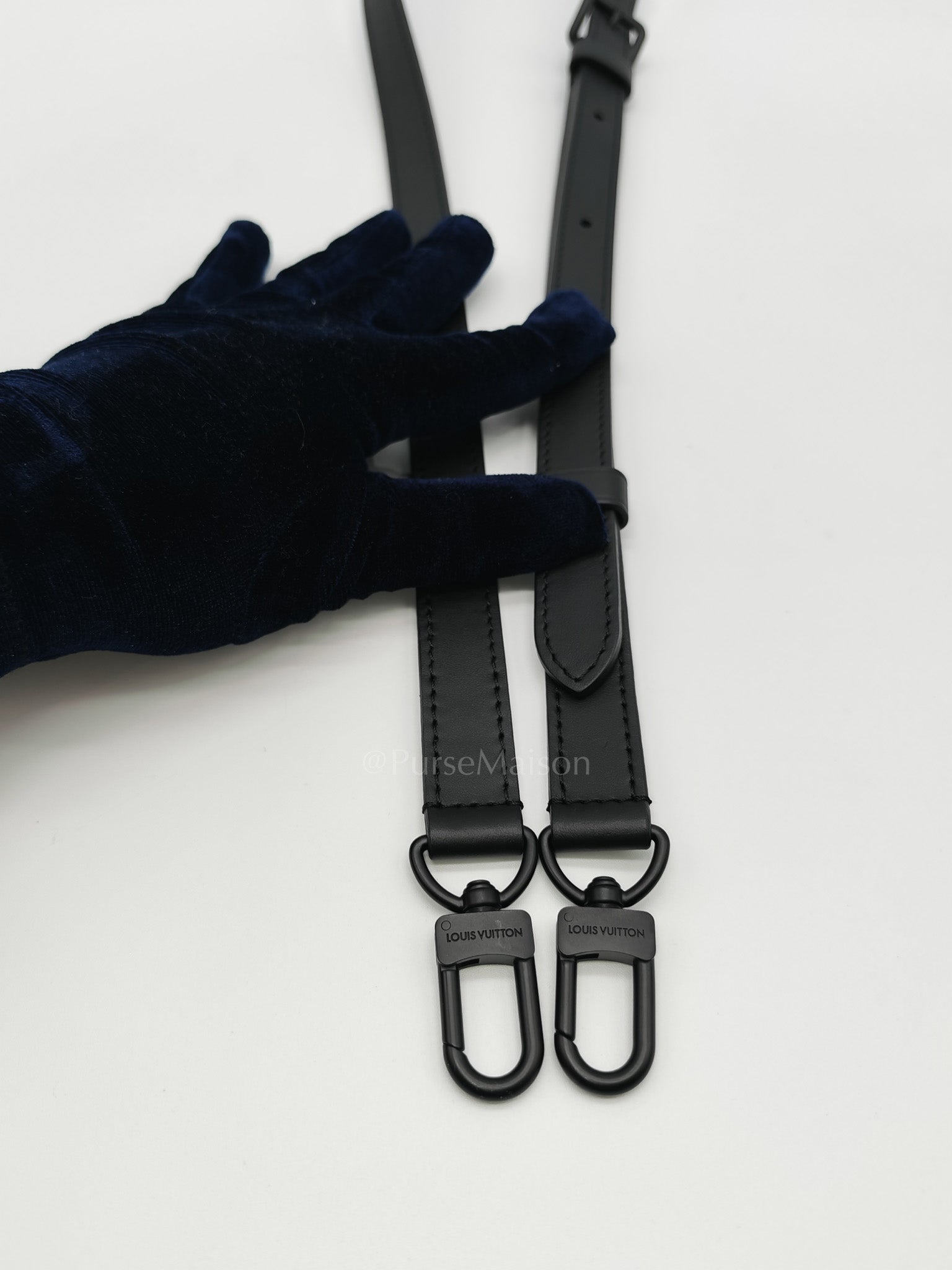 Fastline Wearable Wallet in Aerogram Leather Black | Purse Maison Luxury Bags Shop