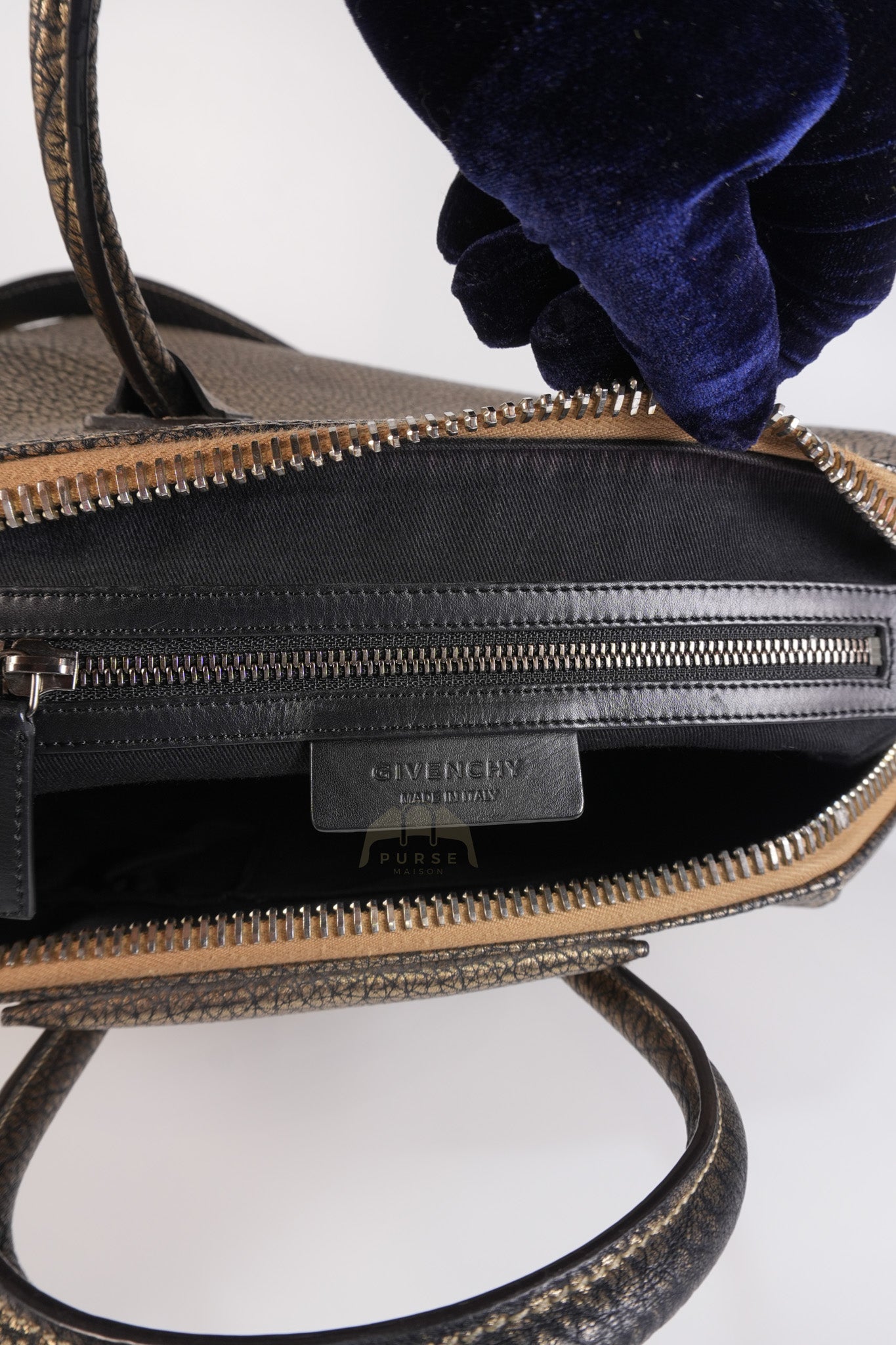 Antigona Medium in Metallic Gold Pebbled Calfskin Leather