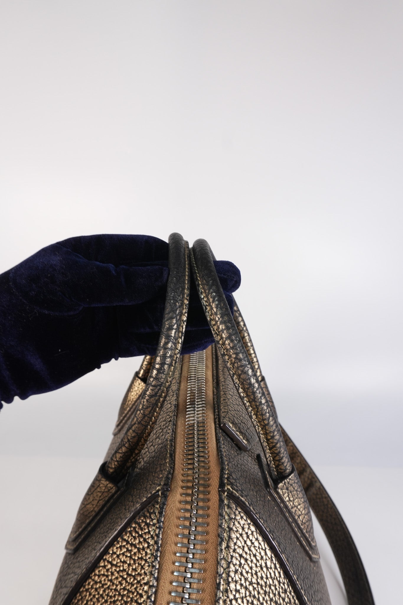 Antigona Medium in Metallic Gold Pebbled Calfskin Leather