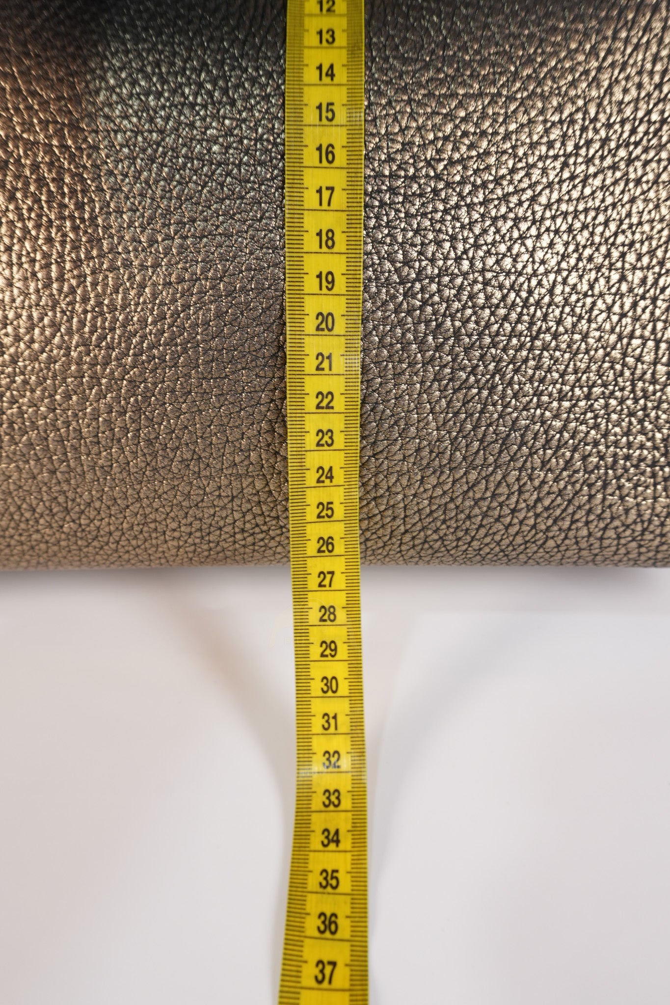 Antigona Medium in Metallic Gold Pebbled Calfskin Leather