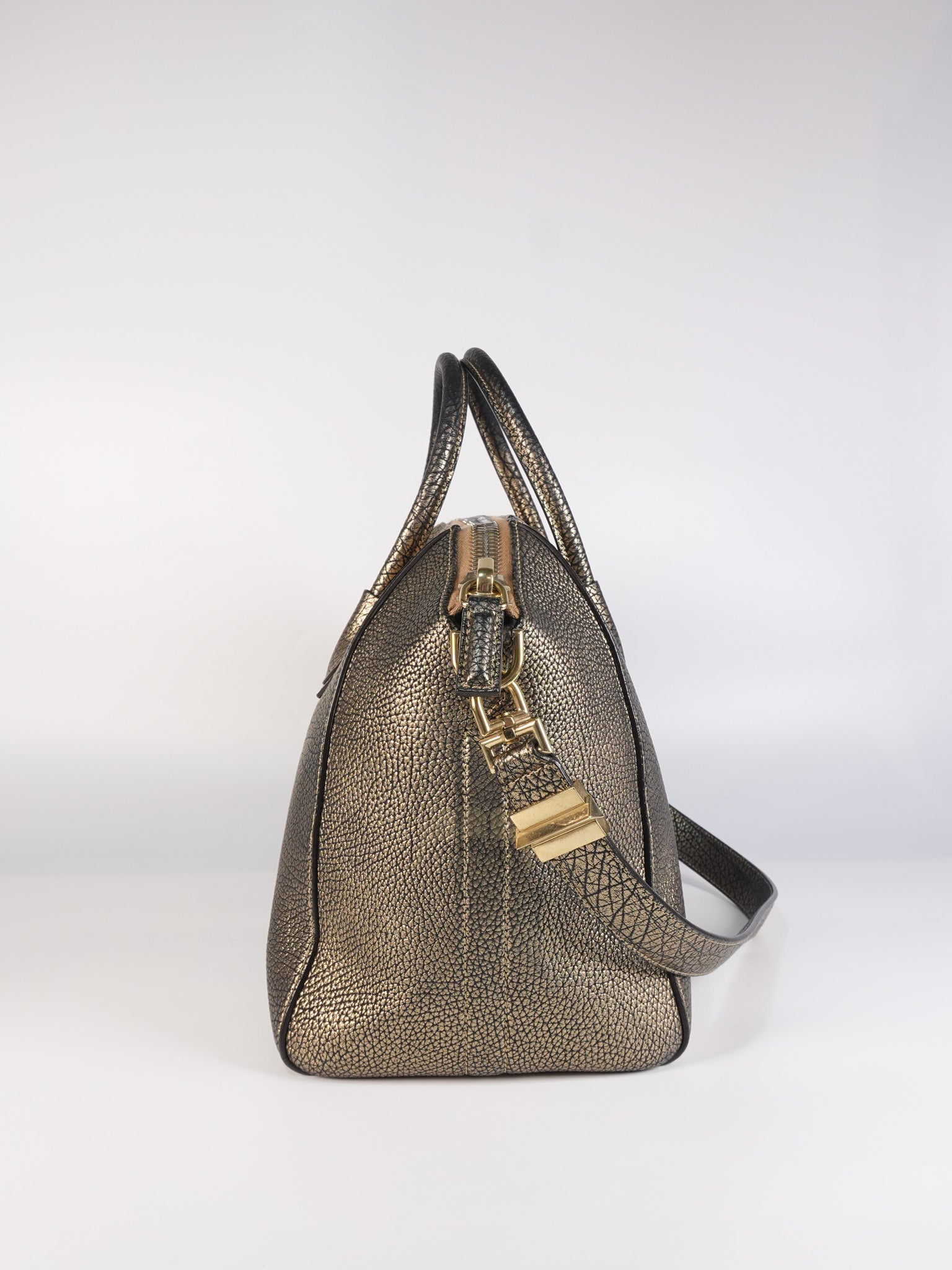 Antigona Medium in Metallic Gold Pebbled Calfskin Leather