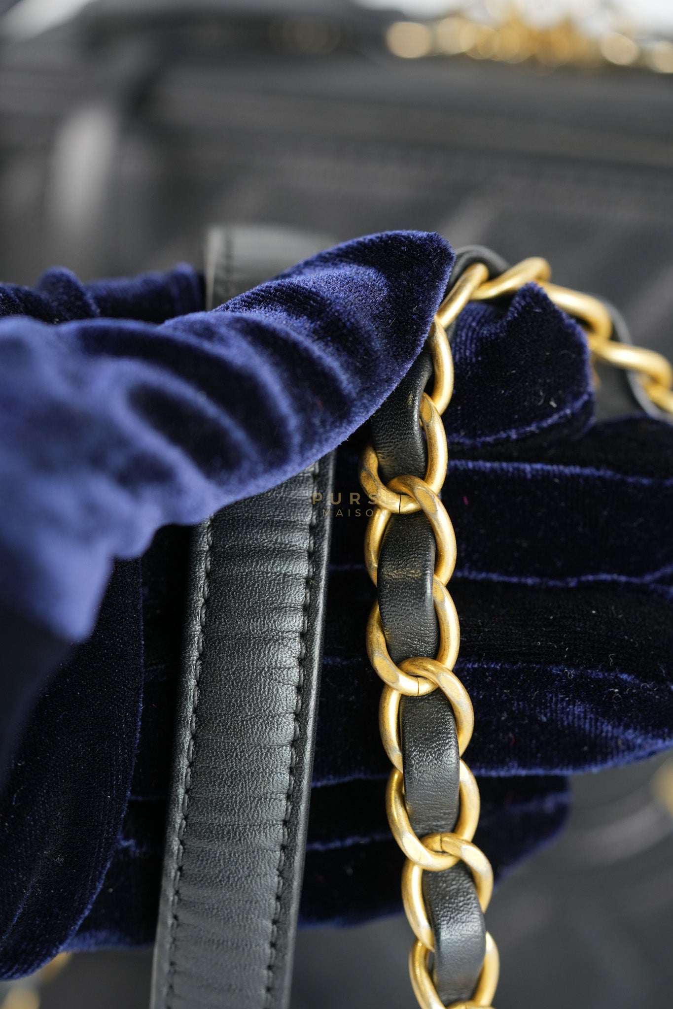 Filigree Medium Vanity Case in Black Caviar Leather and Aged Gold Hardware Series 26 | Purse Maison Luxury Bags Shop