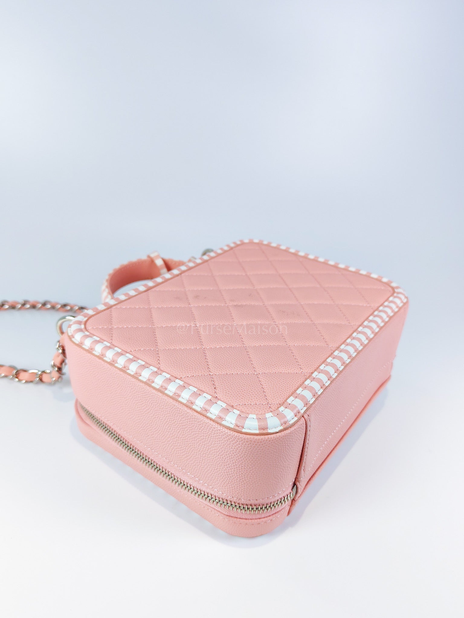 Filigree Vanity Case in Medium Pink Caviar Leather and Silver Hardware Series 26 | Purse Maison Luxury Bags Shop