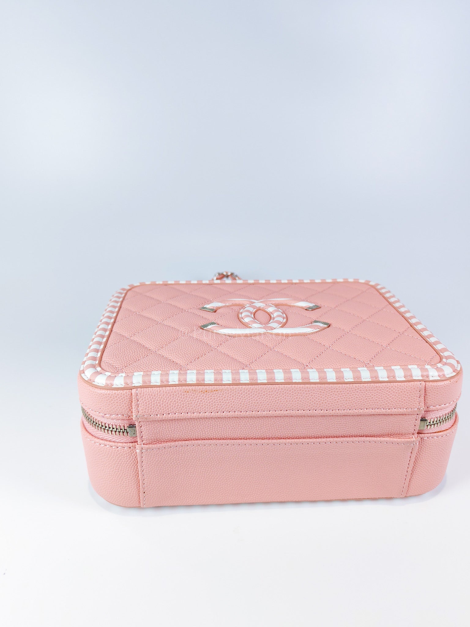 Filigree Vanity Case in Medium Pink Caviar Leather and Silver Hardware Series 26 | Purse Maison Luxury Bags Shop