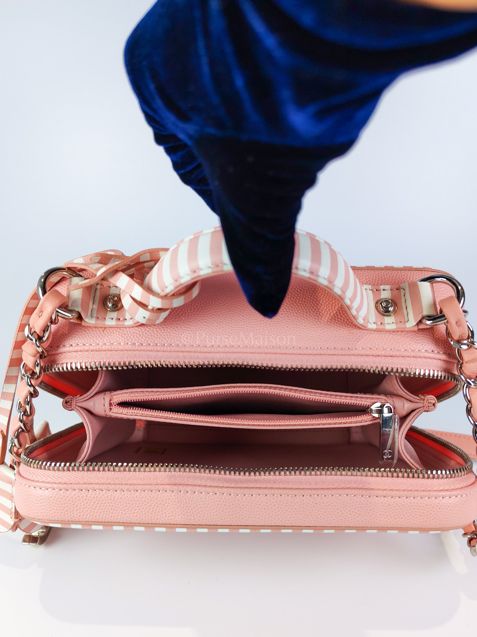 Filigree Vanity Case in Medium Pink Caviar Leather and Silver Hardware Series 26 | Purse Maison Luxury Bags Shop