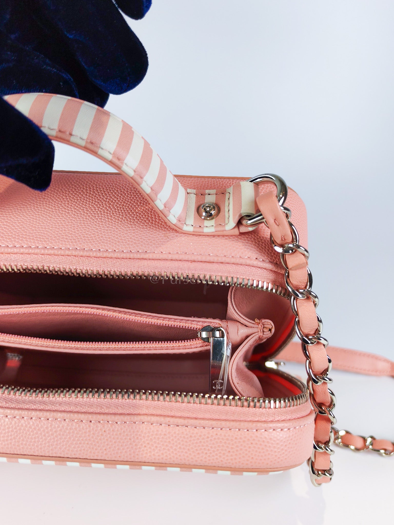 Filigree Vanity Case in Medium Pink Caviar Leather and Silver Hardware Series 26 | Purse Maison Luxury Bags Shop