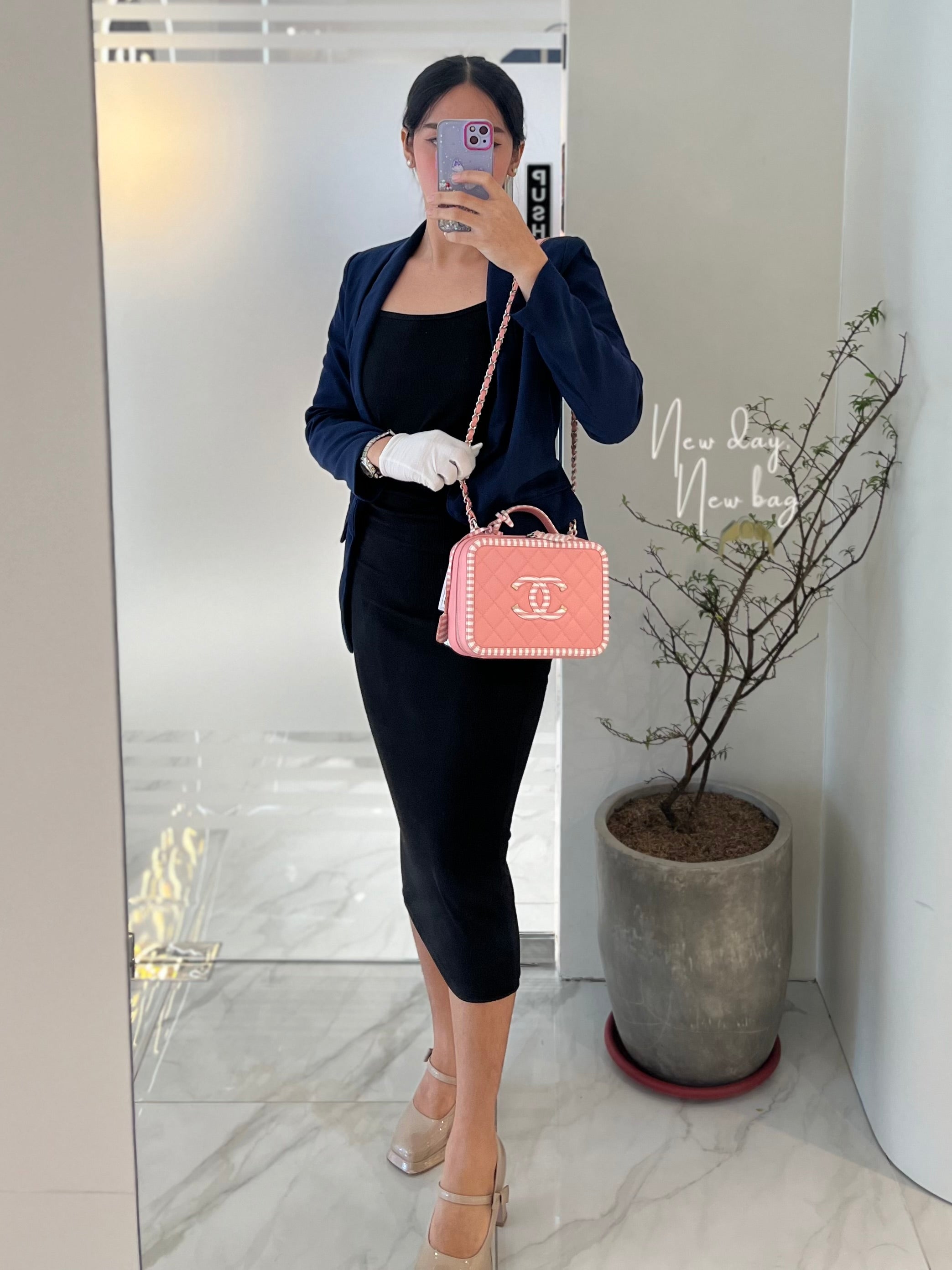 Filigree Vanity Case in Medium Pink Caviar Leather and Silver Hardware Series 26 | Purse Maison Luxury Bags Shop