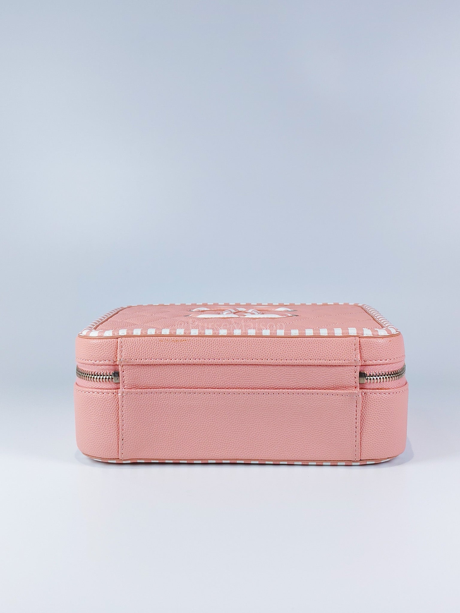 Filigree Vanity Case in Medium Pink Caviar Leather and Silver Hardware Series 26 | Purse Maison Luxury Bags Shop