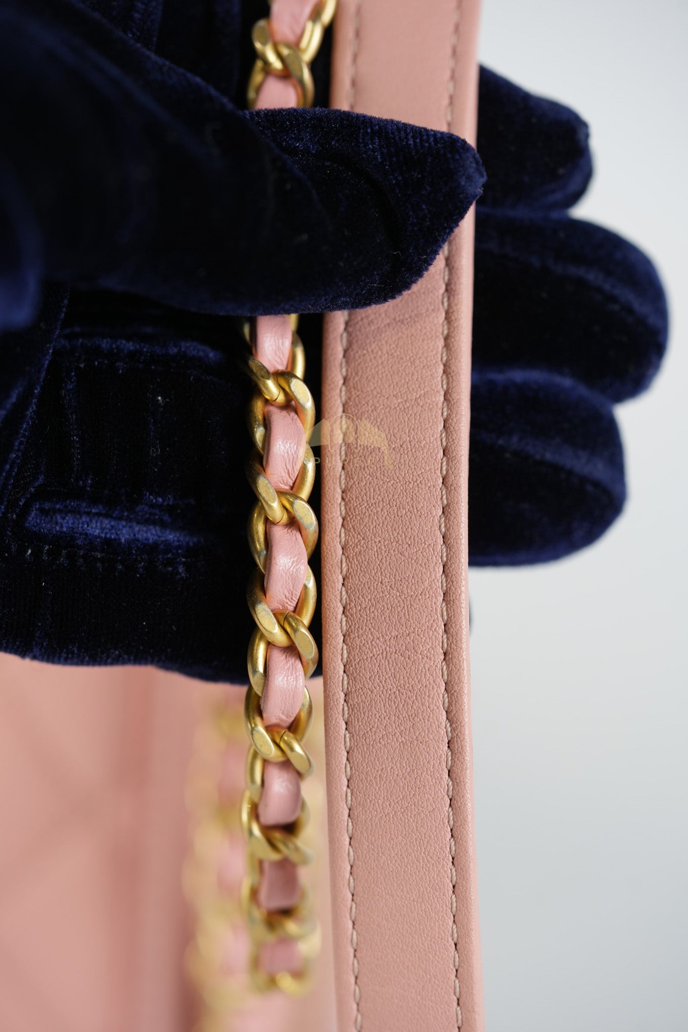 Filigree Vanity Case Small in Pink Caviar Leather Aged Gold Hardware Series 27 | Purse Maison Luxury Bags Shop