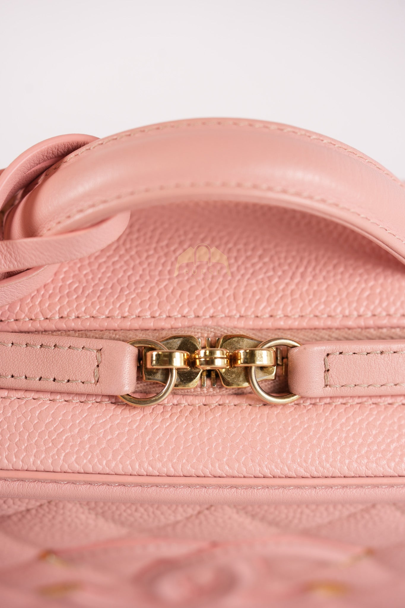 Filigree Vanity Case Small in Pink Caviar Leather Aged Gold Hardware Series 27 | Purse Maison Luxury Bags Shop
