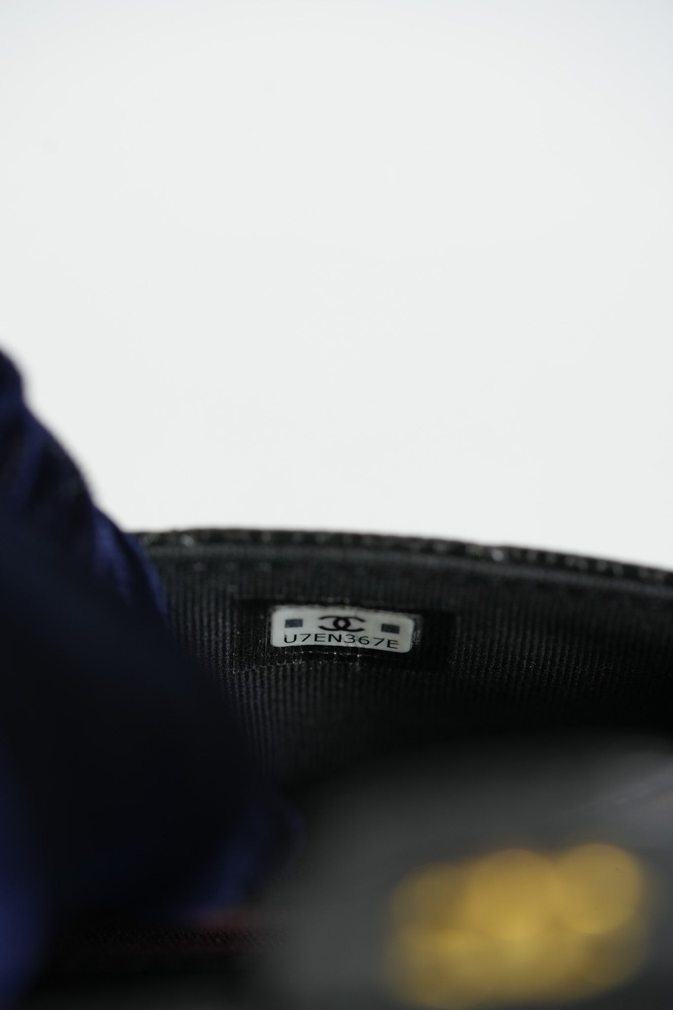 Flap Card Holder in Black Caviar Leather and Gold Hardware (Microchip) | Purse Maison Luxury Bags Shop