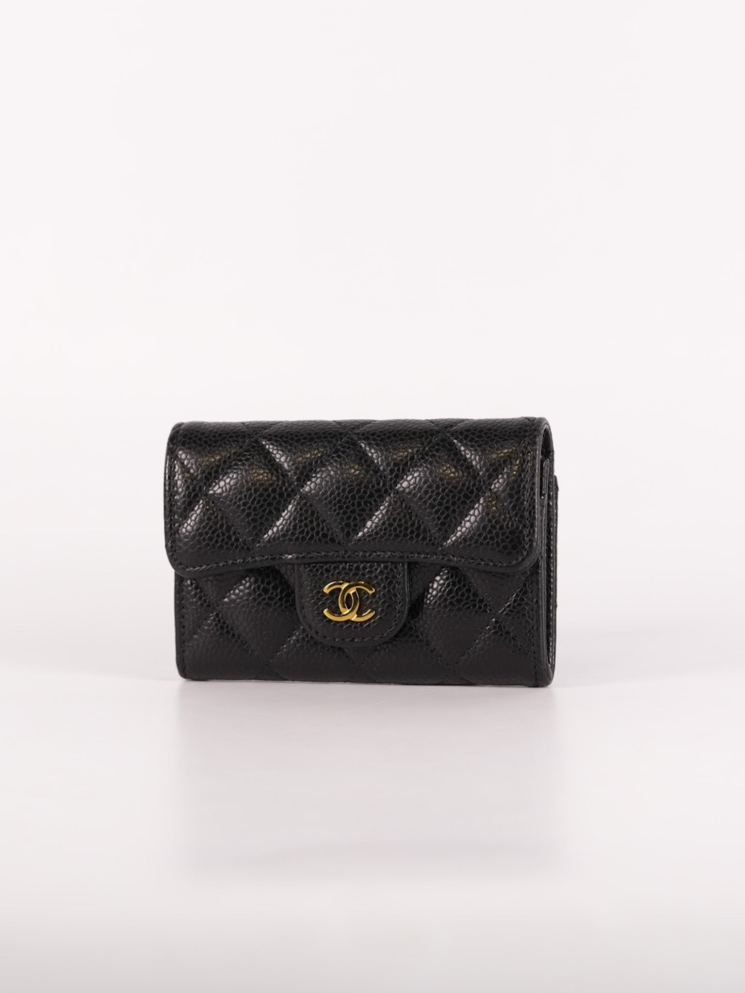 Flap Card Holder in Black Caviar Leather and Gold Hardware (Microchip) | Purse Maison Luxury Bags Shop