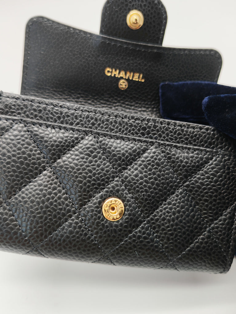 Flap Card Holder in Quilted Caviar Leather and Light Gold Hardware (Microchip) | Purse Maison Luxury Bags Shop