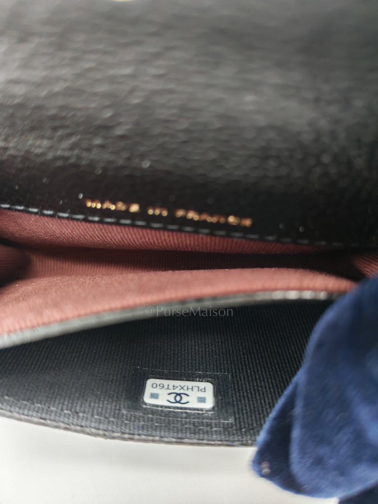 Flap Card Holder in Quilted Caviar Leather and Light Gold Hardware (Microchip) | Purse Maison Luxury Bags Shop