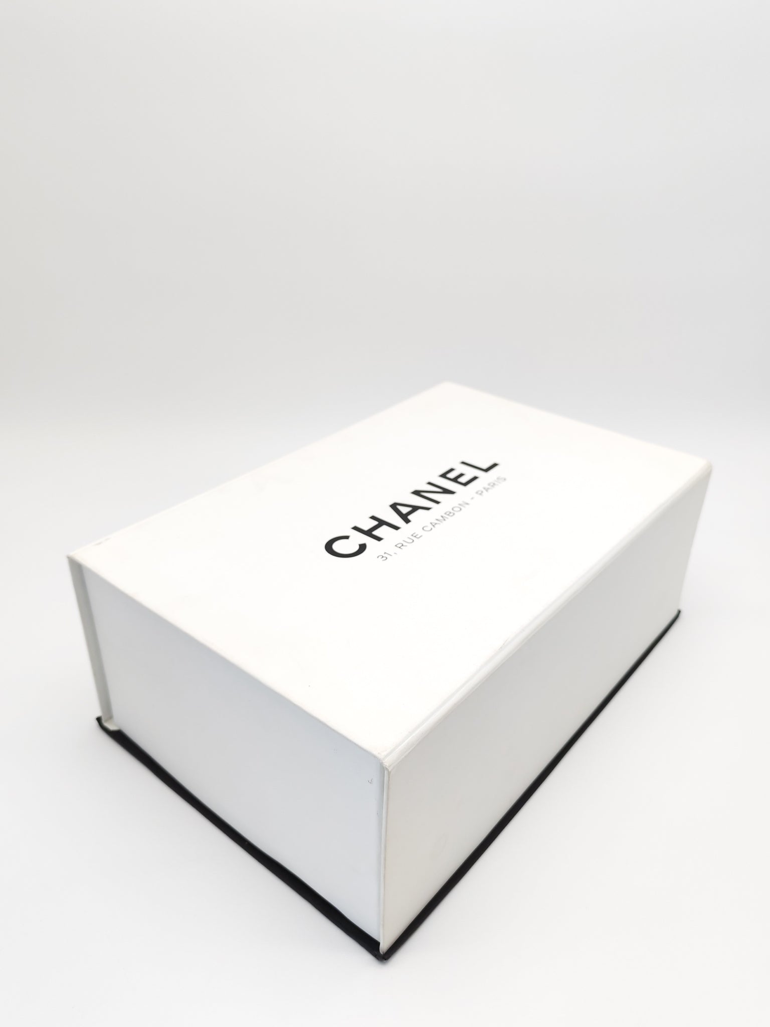 Full Flap Top Handle in White Caviar Calfskin Leather and Aged Gold Hardware (Microchip) | Purse Maison Luxury Bags Shop