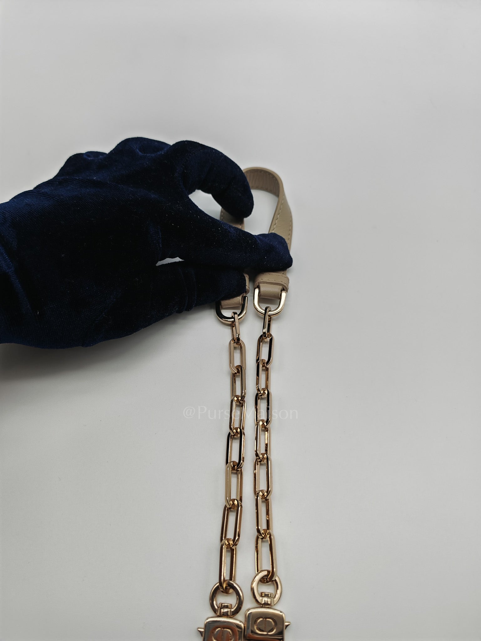 Gabrielle Hobo Old Medium (Large) in White Quilted Distressed Calfskin & Mixed Hardware (Series 25) | Purse Maison Luxury Bags Shop