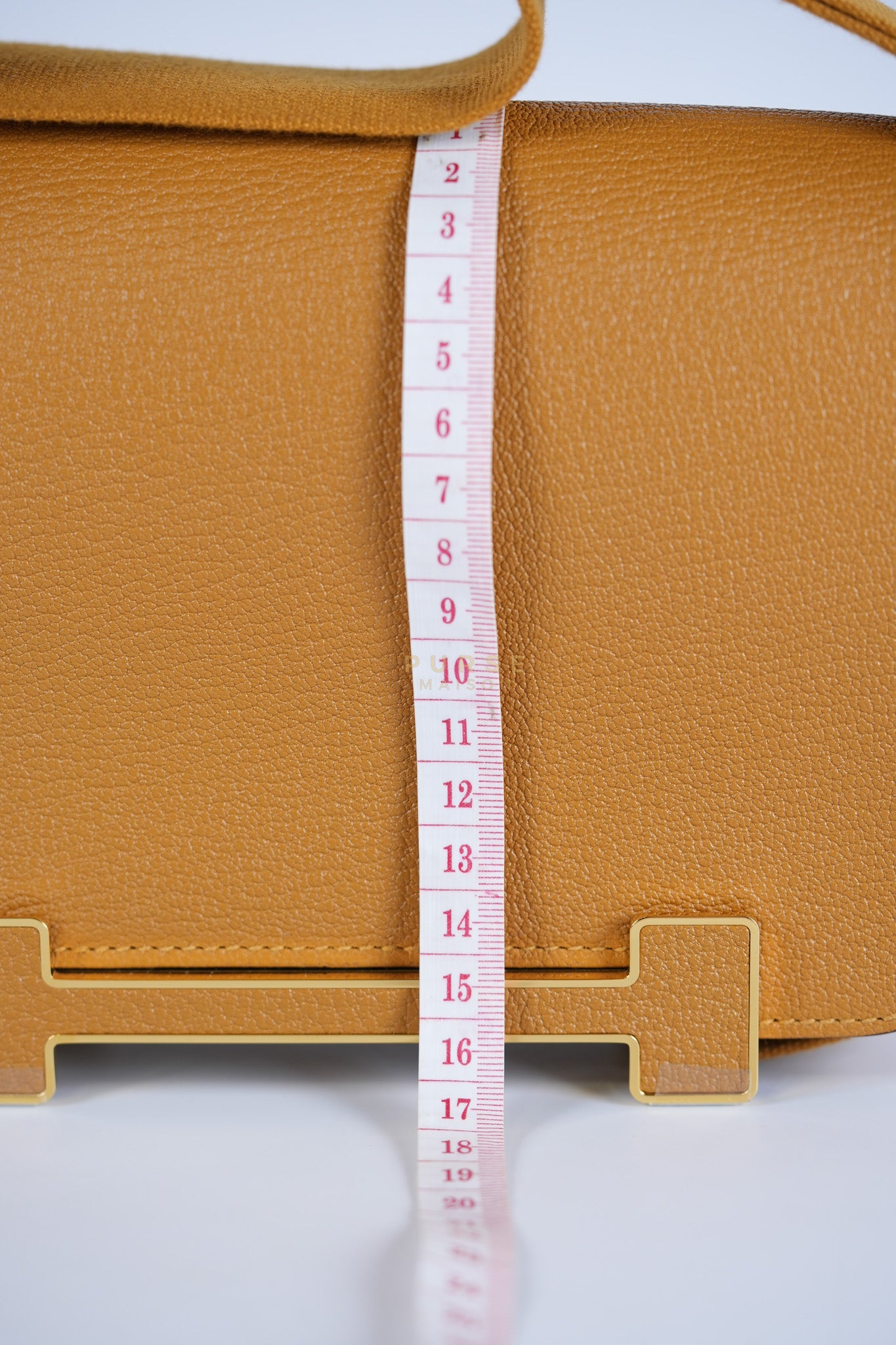 Geta in Camel Chevre Mysore Leather & Gold Hardware Stamp W (2024) | Purse Maison Luxury Bags Shop