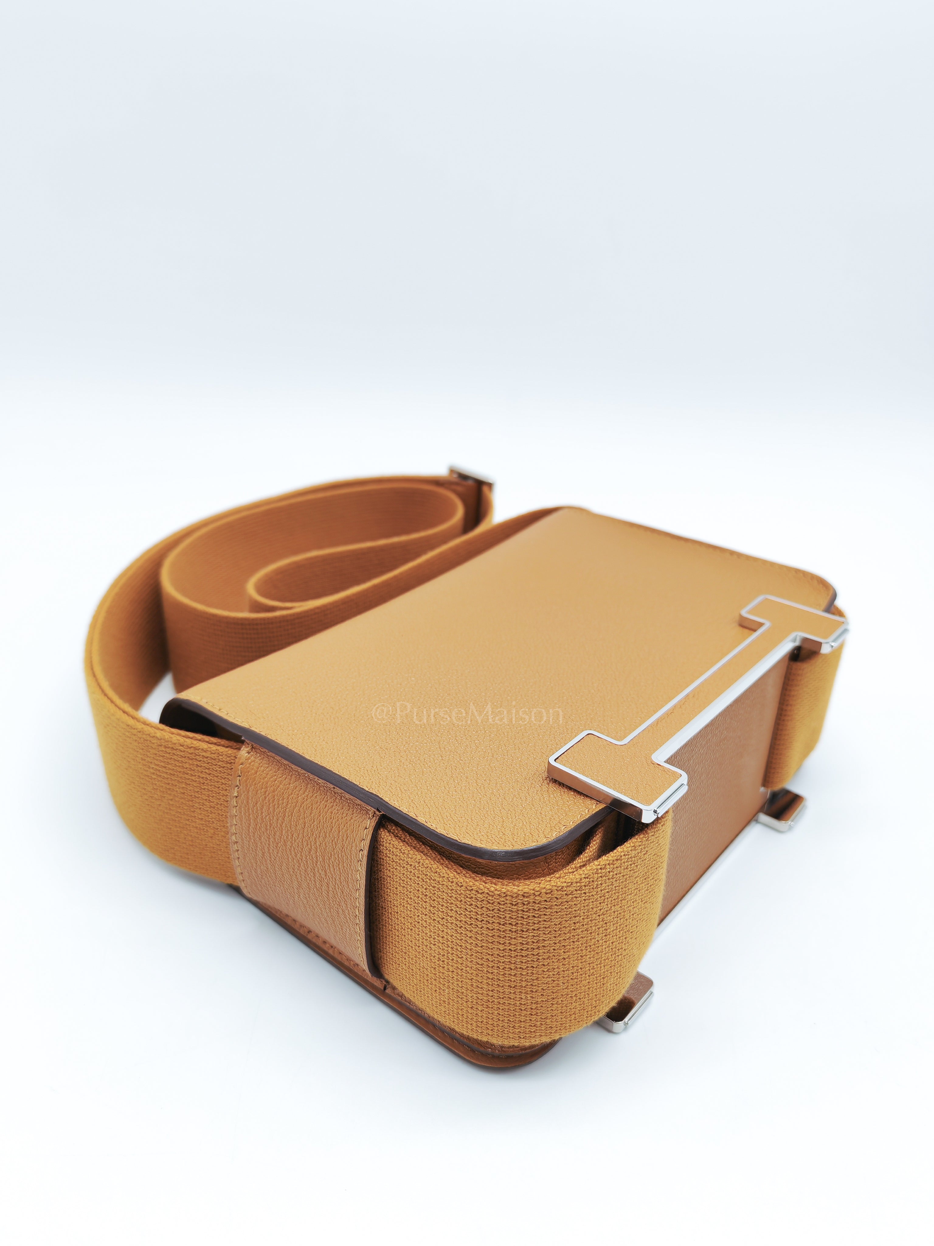 Geta in Caramel Chyvre Mysore Leather & Palladium Hardware Stamp U (2022) | Purse Maison Luxury Bags Shop