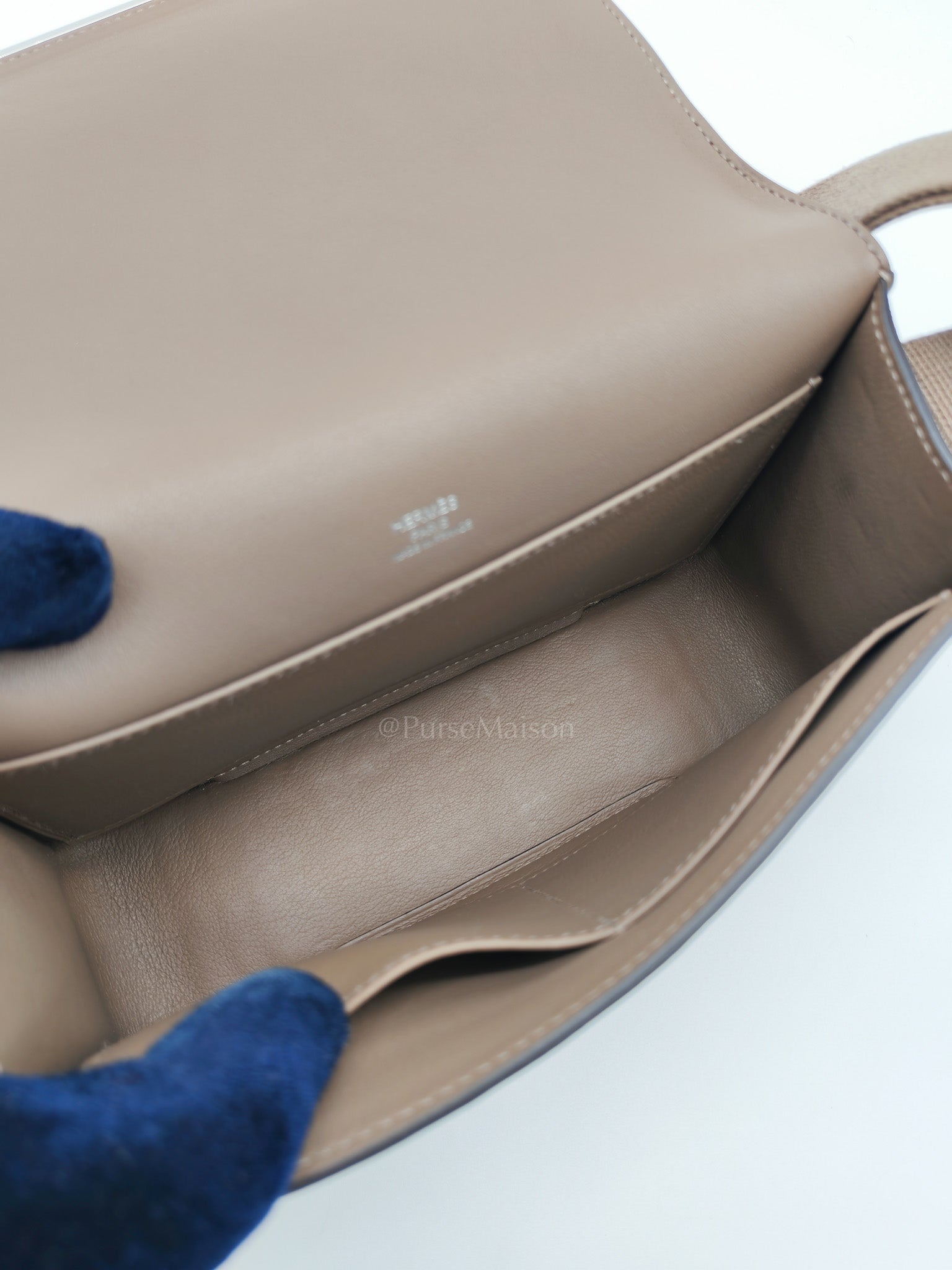Geta in Etoupe Chevre Mysore Leather & Palladium Hardware Stamp B(2023) | Purse Maison Luxury Bags Shop