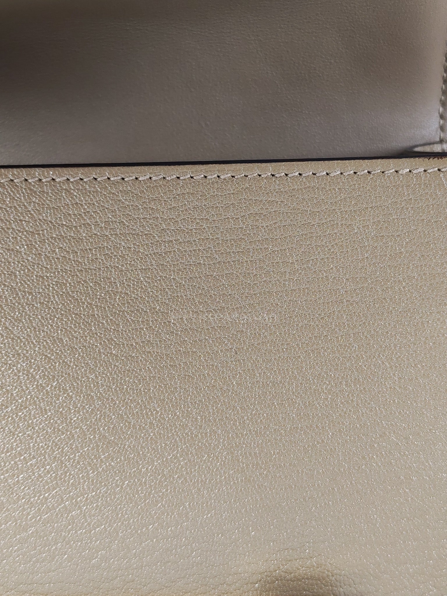 Geta in Etoupe Chevre Mysore/Goatskin Leather and Gold Hardware Stamp B(2023) | Purse Maison Luxury Bags Shop