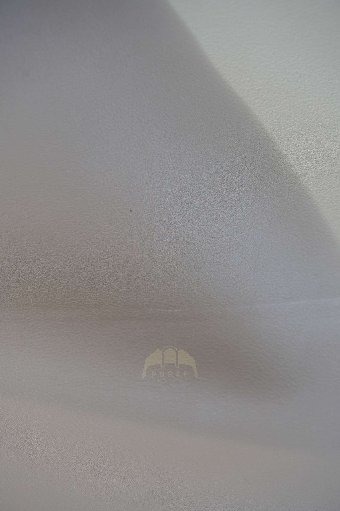 Geta in Etoupe Chevre Mysore/Goatskin Leather and Gold Hardware Stamp B(2023) | Purse Maison Luxury Bags Shop