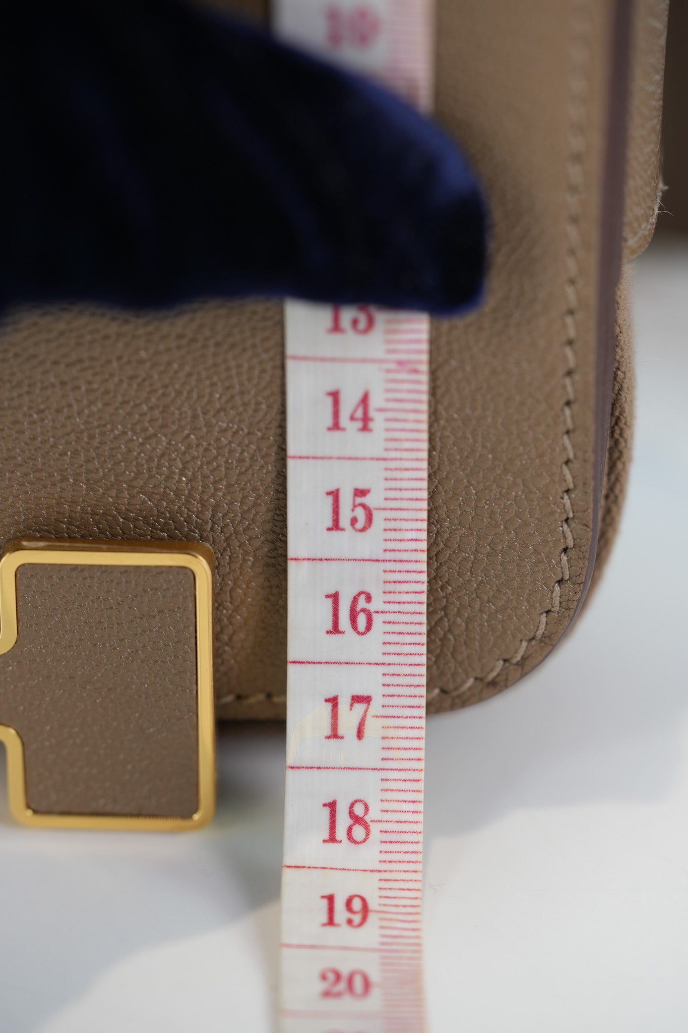 Geta in Etoupe Chevre Mysore/Goatskin Leather and Gold Hardware Stamp B(2023) | Purse Maison Luxury Bags Shop