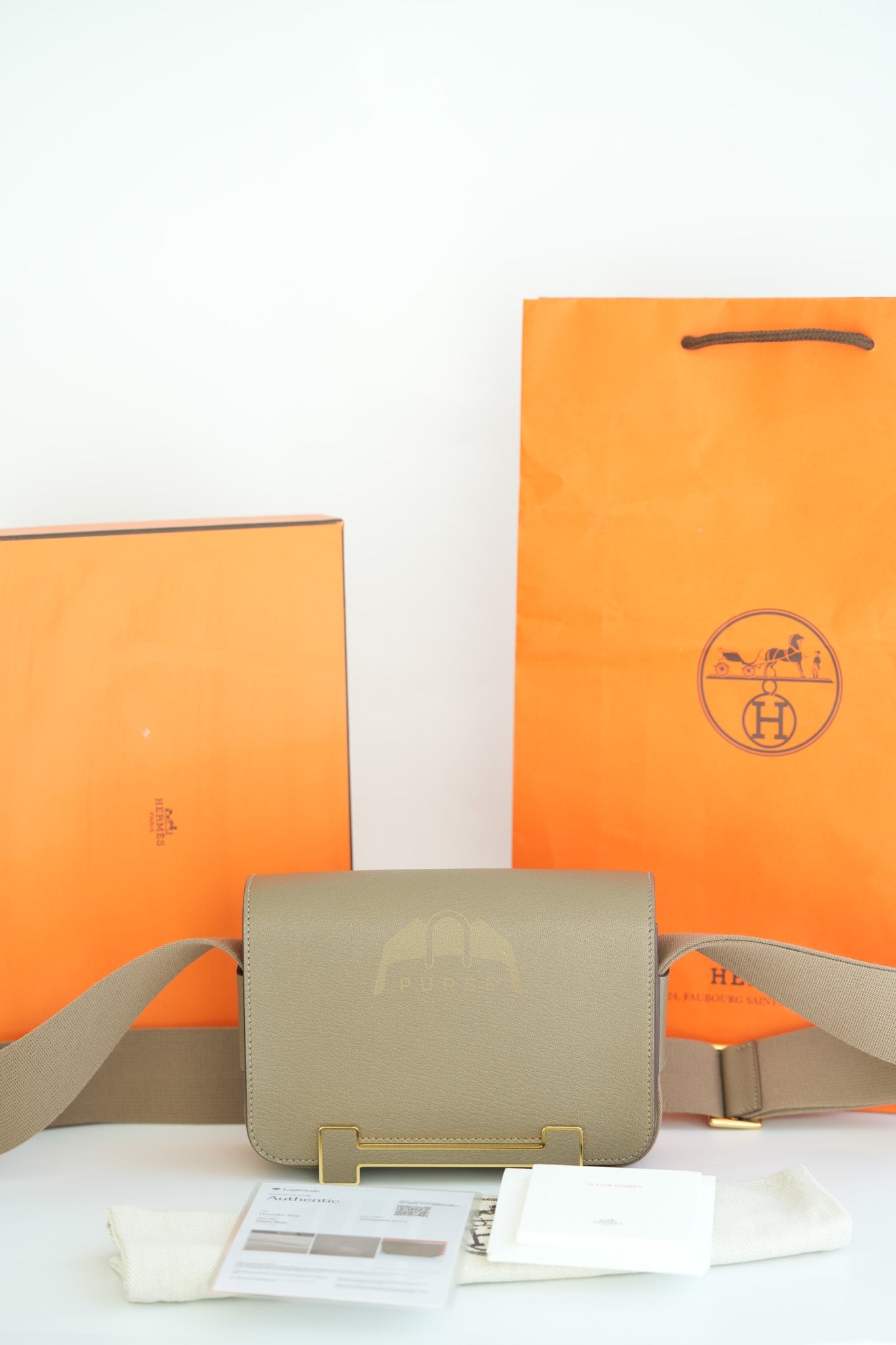 Geta in Etoupe Chevre Mysore/Goatskin Leather and Gold Hardware Stamp B(2023) | Purse Maison Luxury Bags Shop