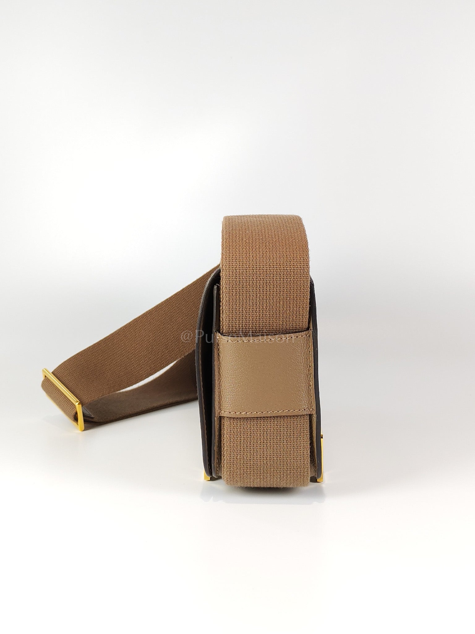 Geta in Etoupe Chevre Mysore/Goatskin Leather and Gold Hardware Stamp B(2023) | Purse Maison Luxury Bags Shop