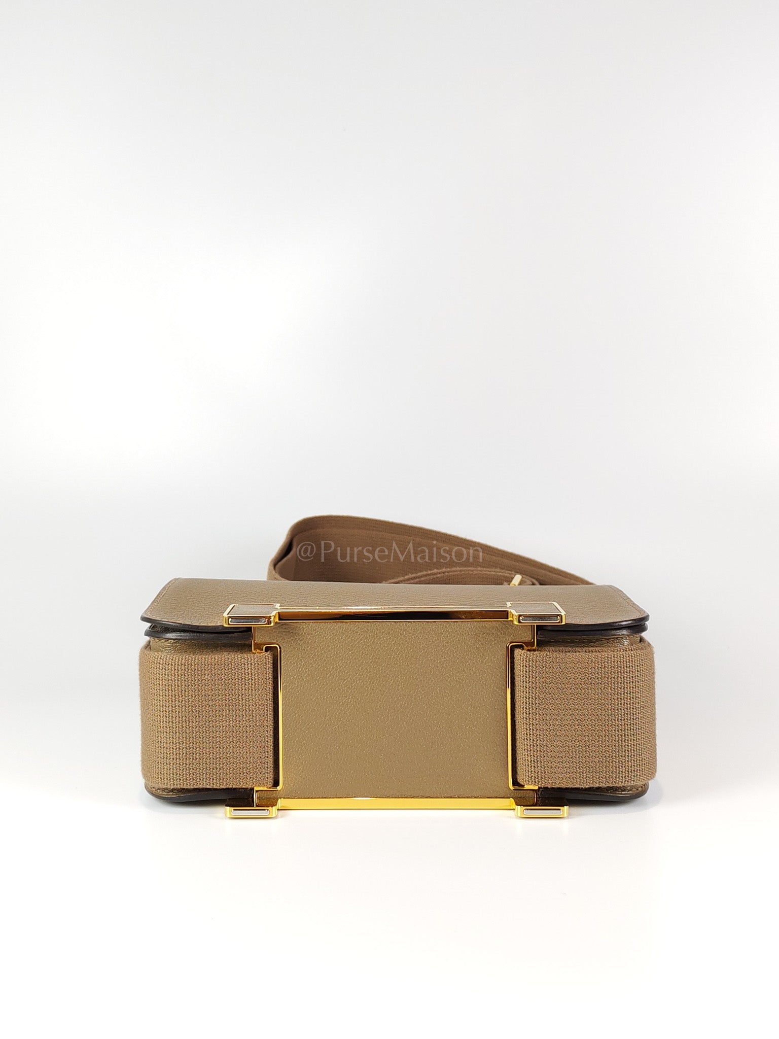 Geta in Etoupe Chevre Mysore/Goatskin Leather and Gold Hardware Stamp B(2023) | Purse Maison Luxury Bags Shop