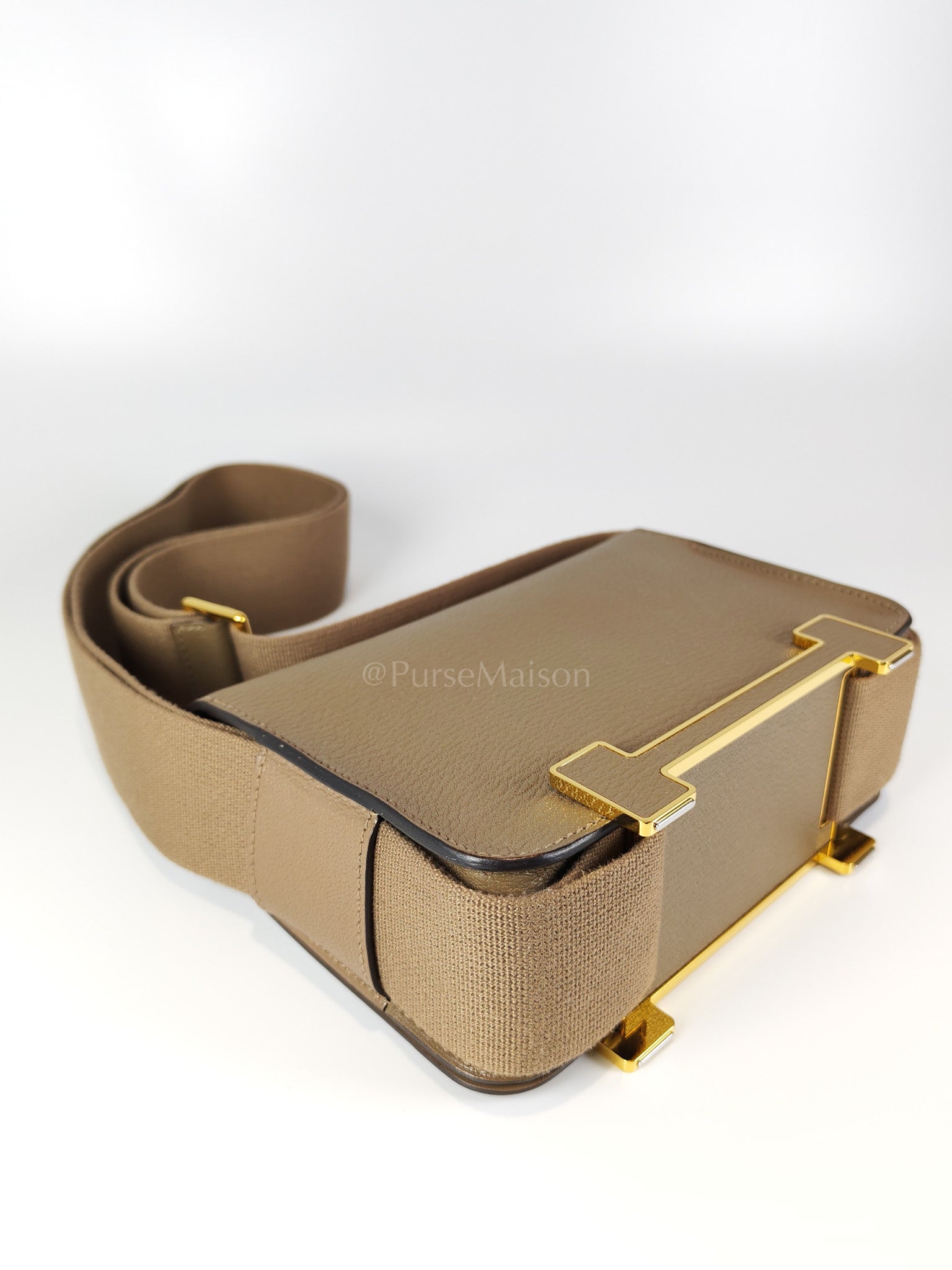 Geta in Etoupe Chevre Mysore/Goatskin Leather and Gold Hardware Stamp B(2023) | Purse Maison Luxury Bags Shop