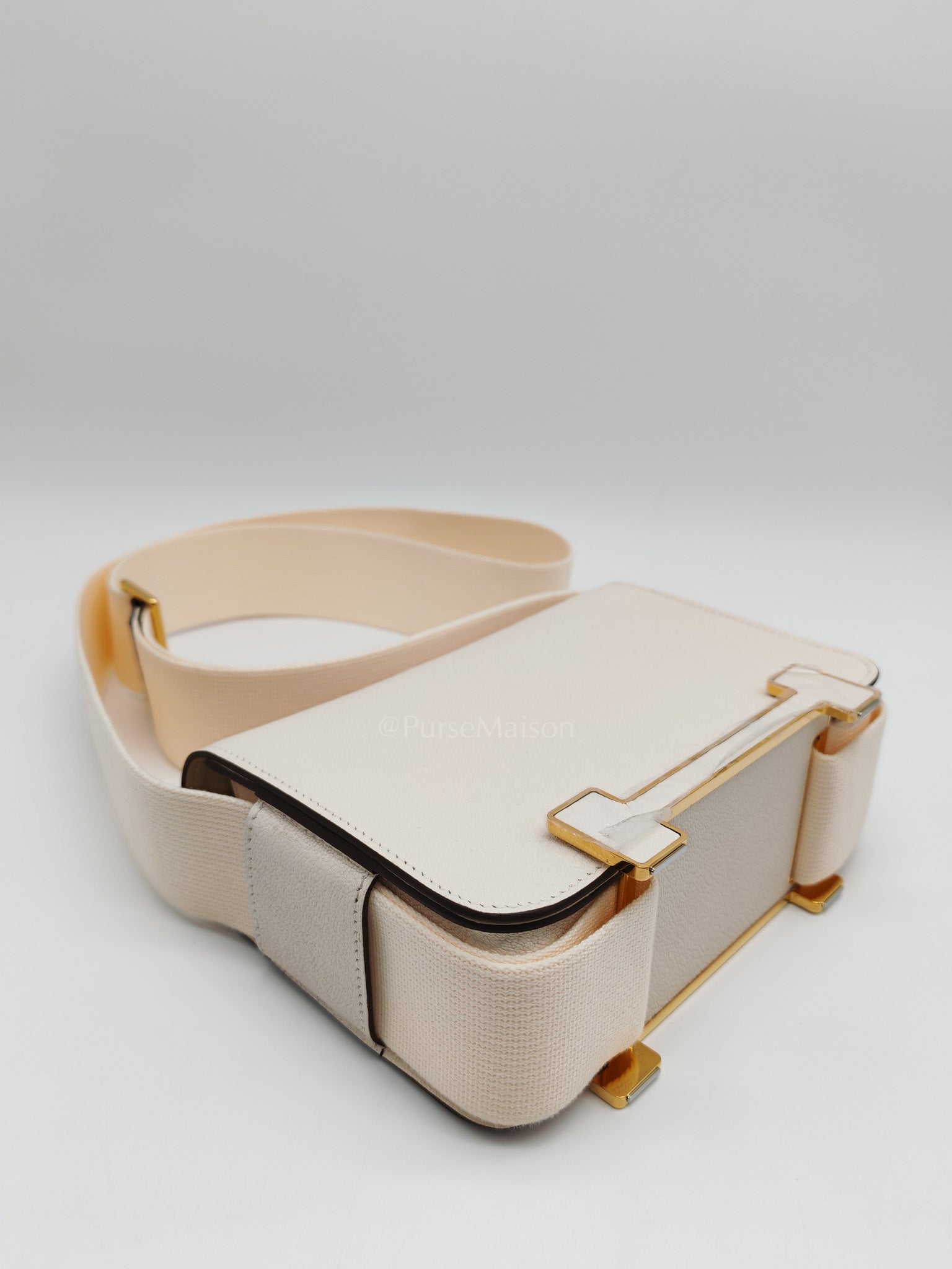 Geta in Nata Chevre Mysore Leather & Gold Hardware Stamp U(2022) | Purse Maison Luxury Bags Shop