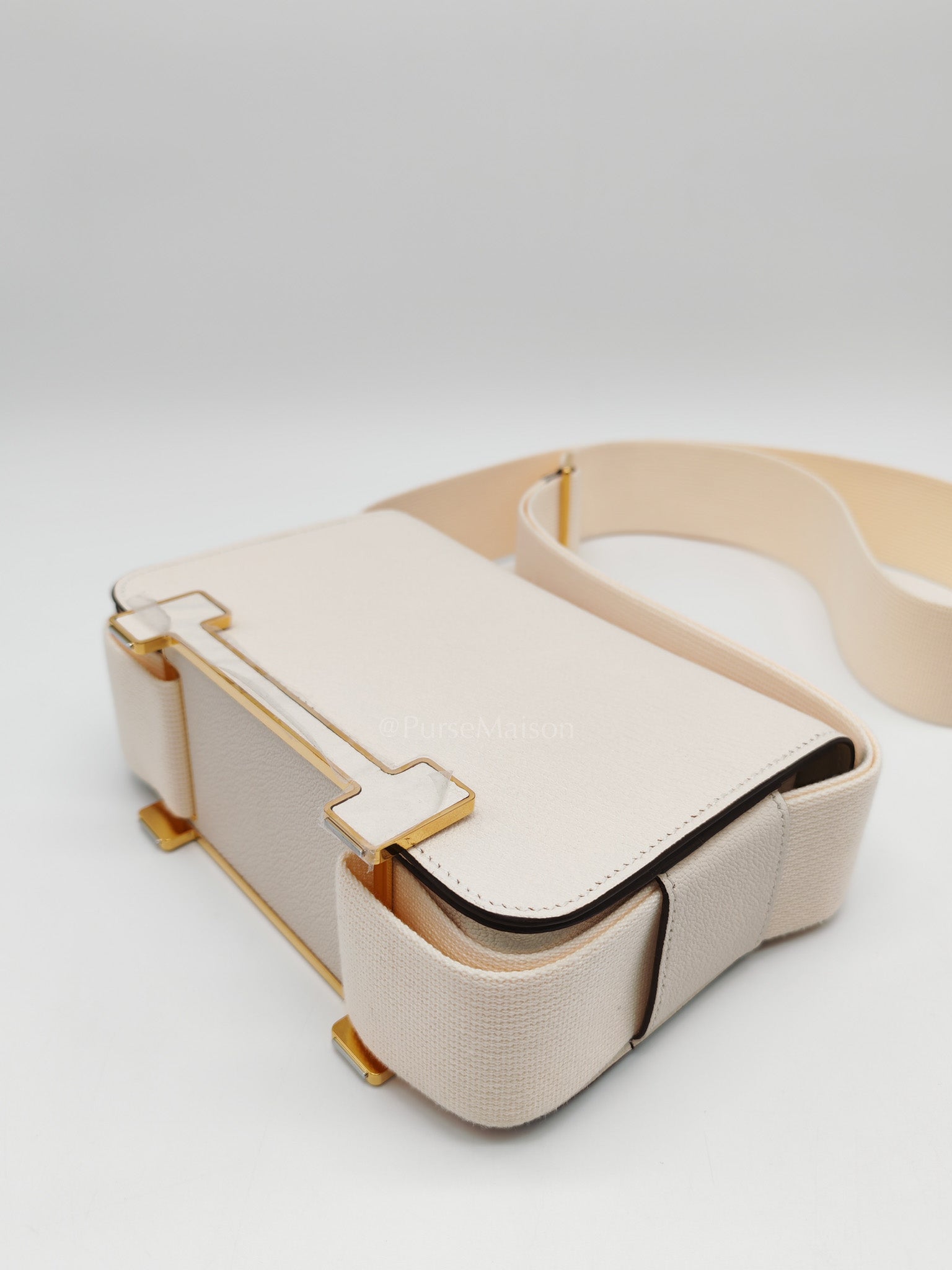 Geta in Nata Chevre Mysore Leather & Gold Hardware Stamp U(2022) | Purse Maison Luxury Bags Shop