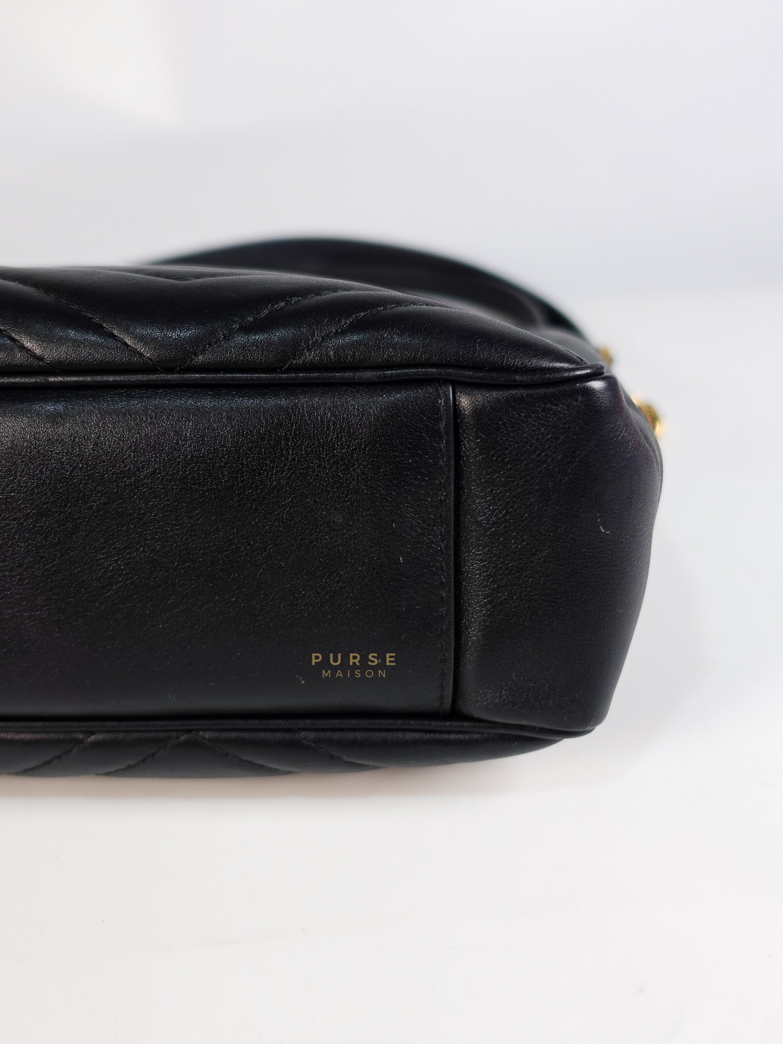 GG Marmont Matelasse Shoulder Bag Medium in Black | Purse Maison Luxury Bags Shop