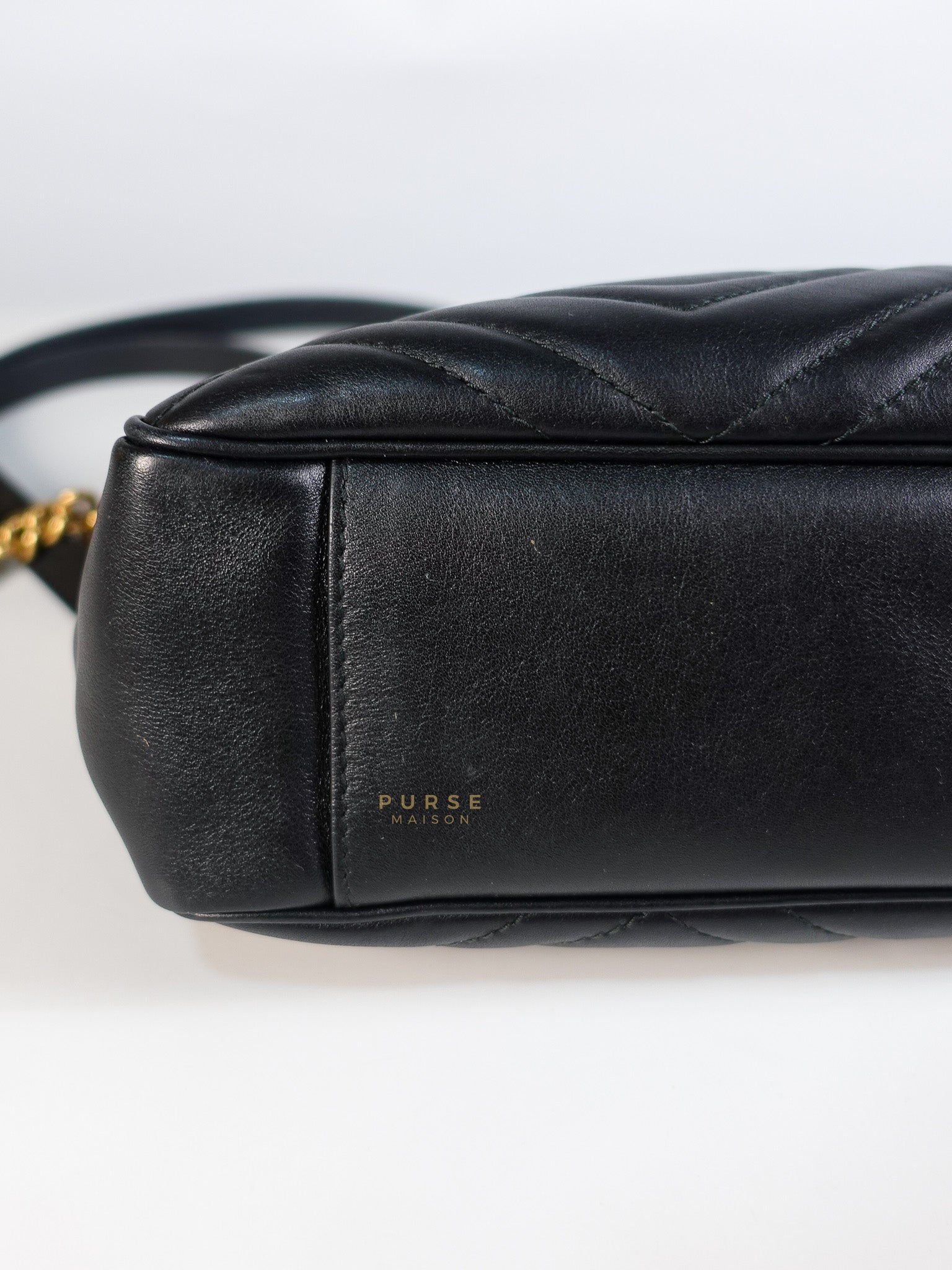 GG Marmont Matelasse Shoulder Bag Medium in Black | Purse Maison Luxury Bags Shop