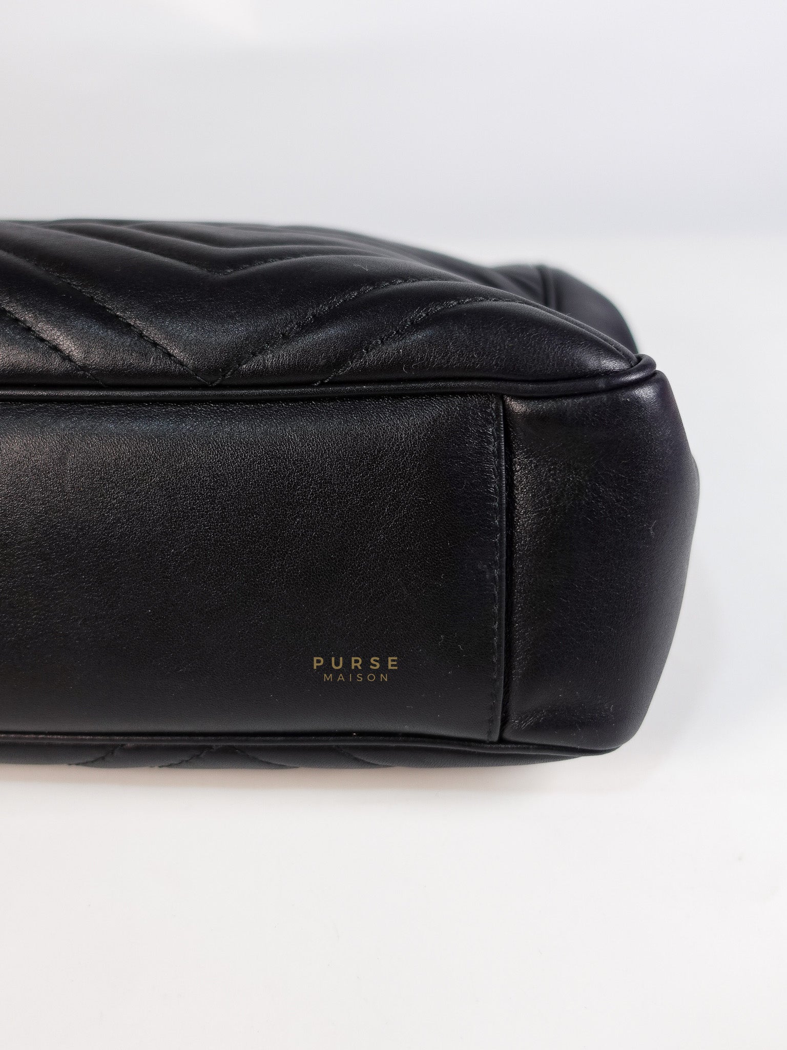 GG Marmont Matelasse Shoulder Bag Medium in Black | Purse Maison Luxury Bags Shop