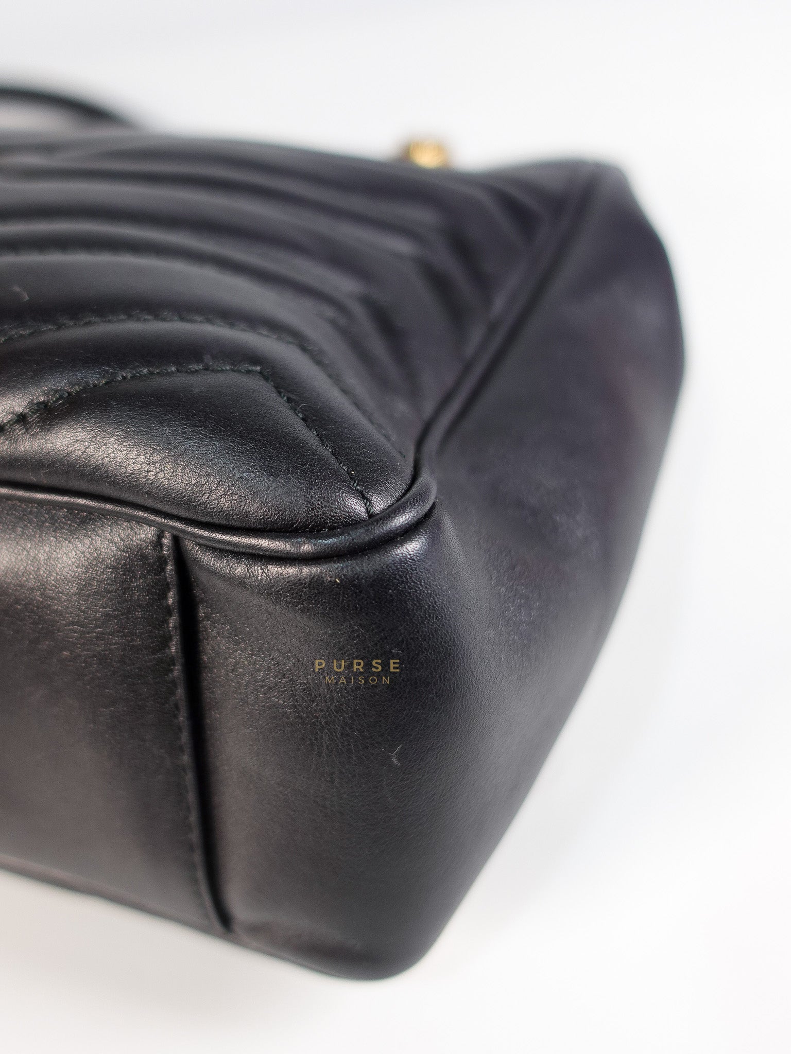 GG Marmont Matelasse Shoulder Bag Medium in Black | Purse Maison Luxury Bags Shop