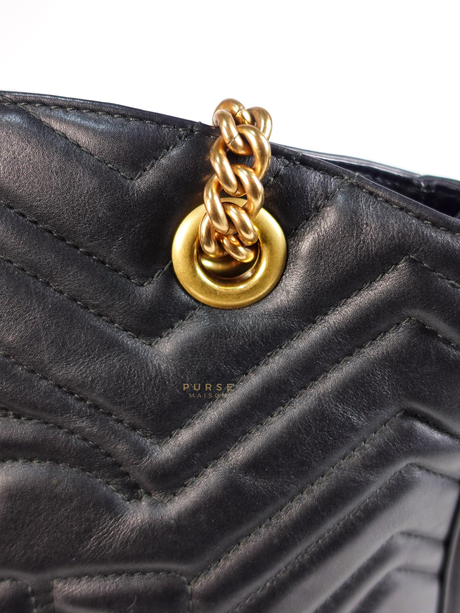 GG Marmont Matelasse Shoulder Bag Medium in Black | Purse Maison Luxury Bags Shop