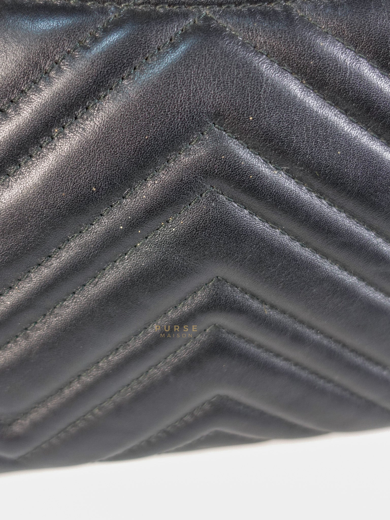 GG Marmont Matelasse Shoulder Bag Medium in Black | Purse Maison Luxury Bags Shop