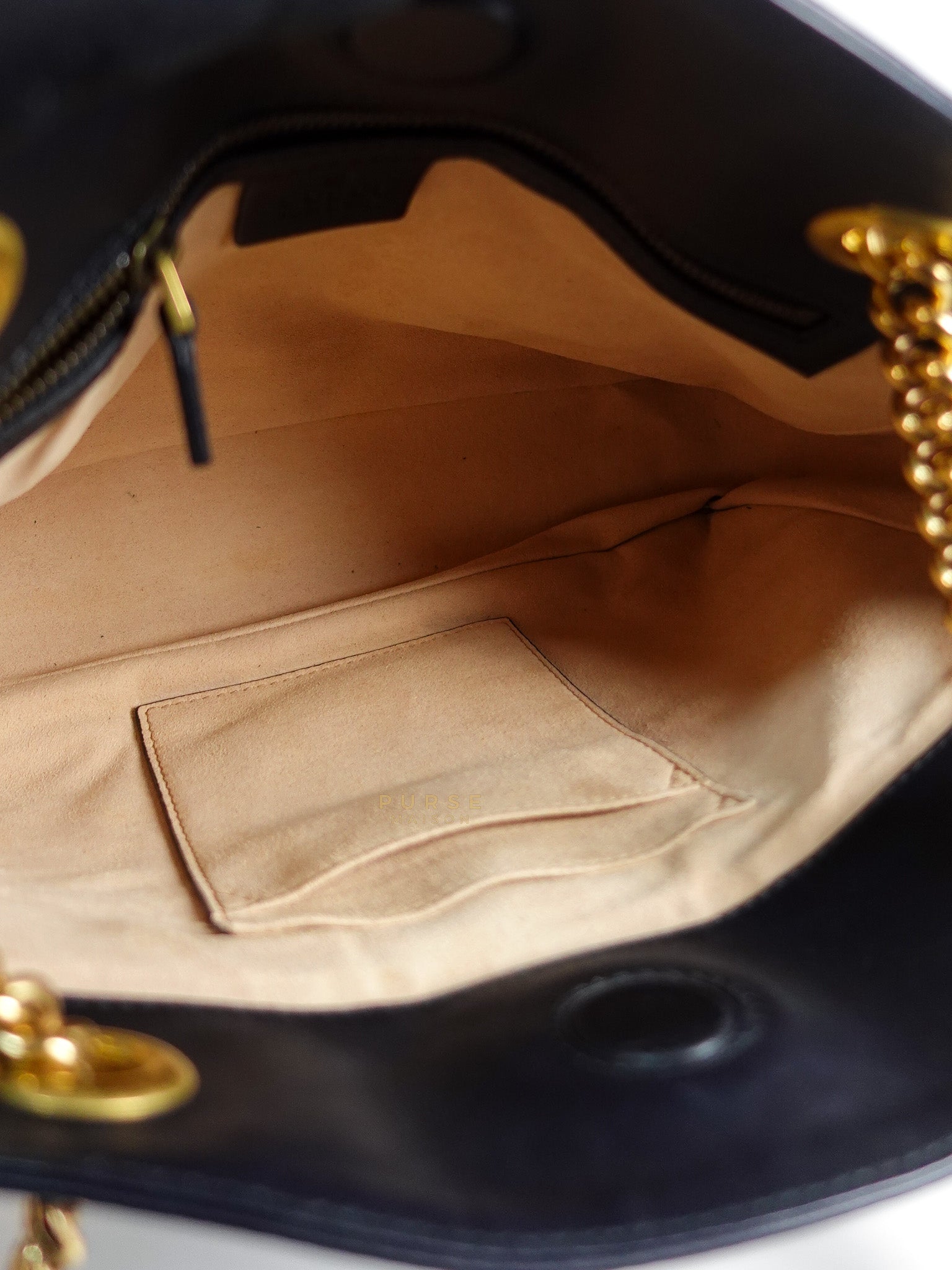 GG Marmont Matelasse Shoulder Bag Medium in Black | Purse Maison Luxury Bags Shop