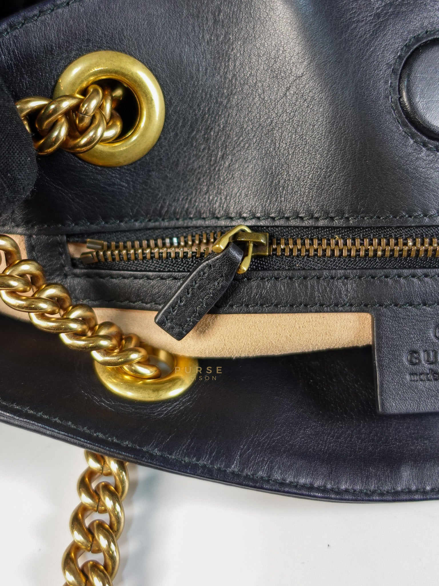 GG Marmont Matelasse Shoulder Bag Medium in Black | Purse Maison Luxury Bags Shop