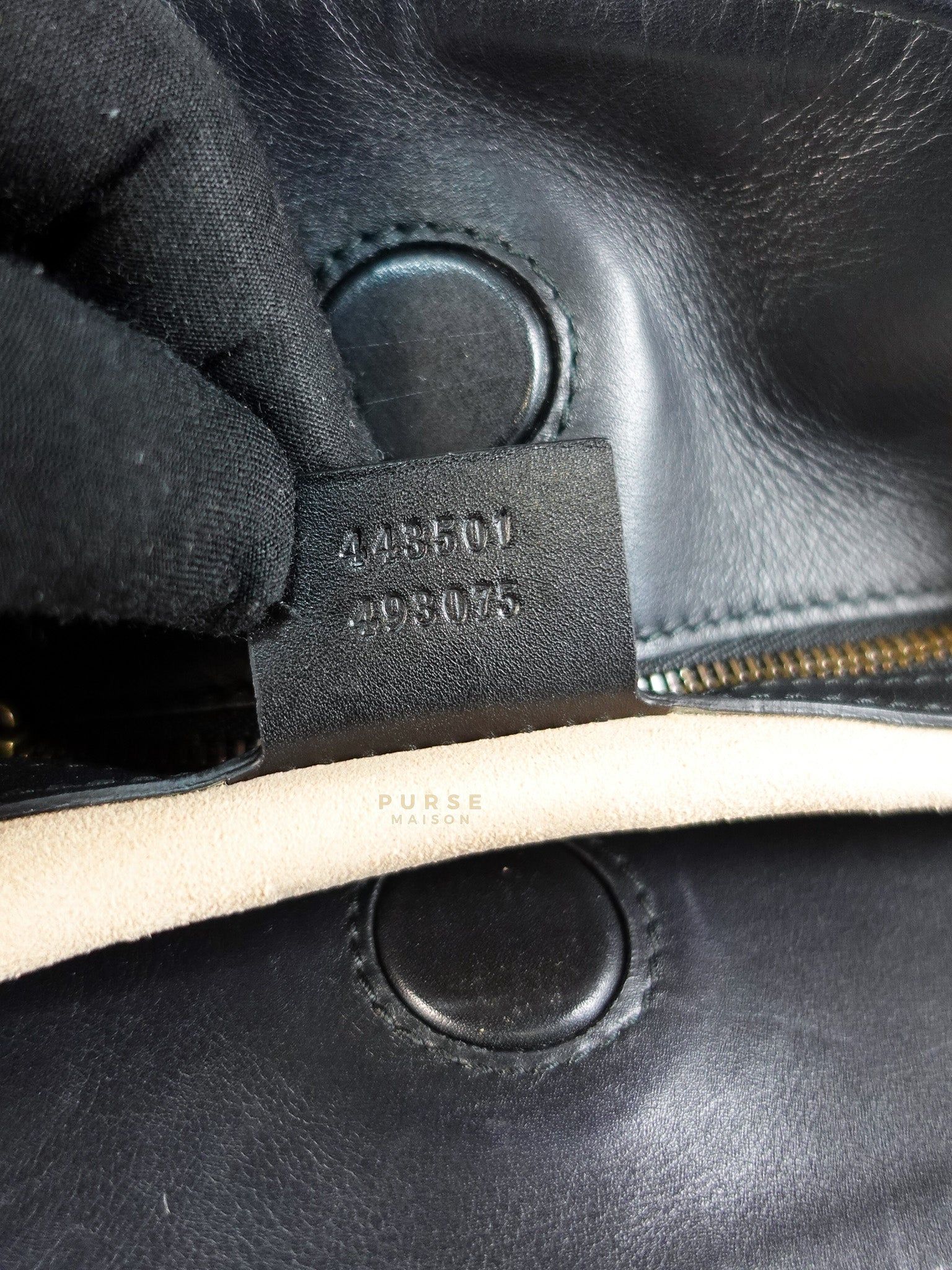 GG Marmont Matelasse Shoulder Bag Medium in Black | Purse Maison Luxury Bags Shop