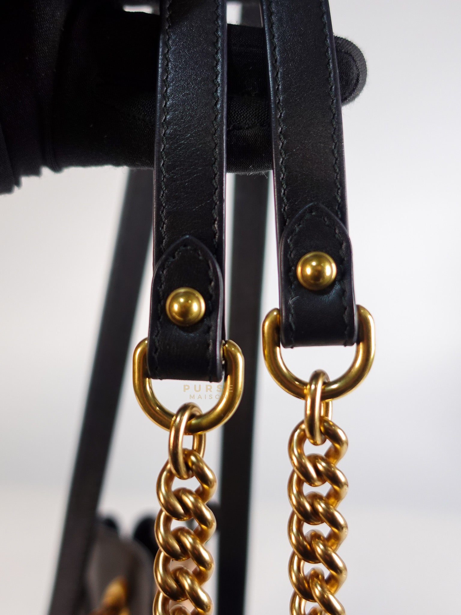 GG Marmont Matelasse Shoulder Bag Medium in Black | Purse Maison Luxury Bags Shop