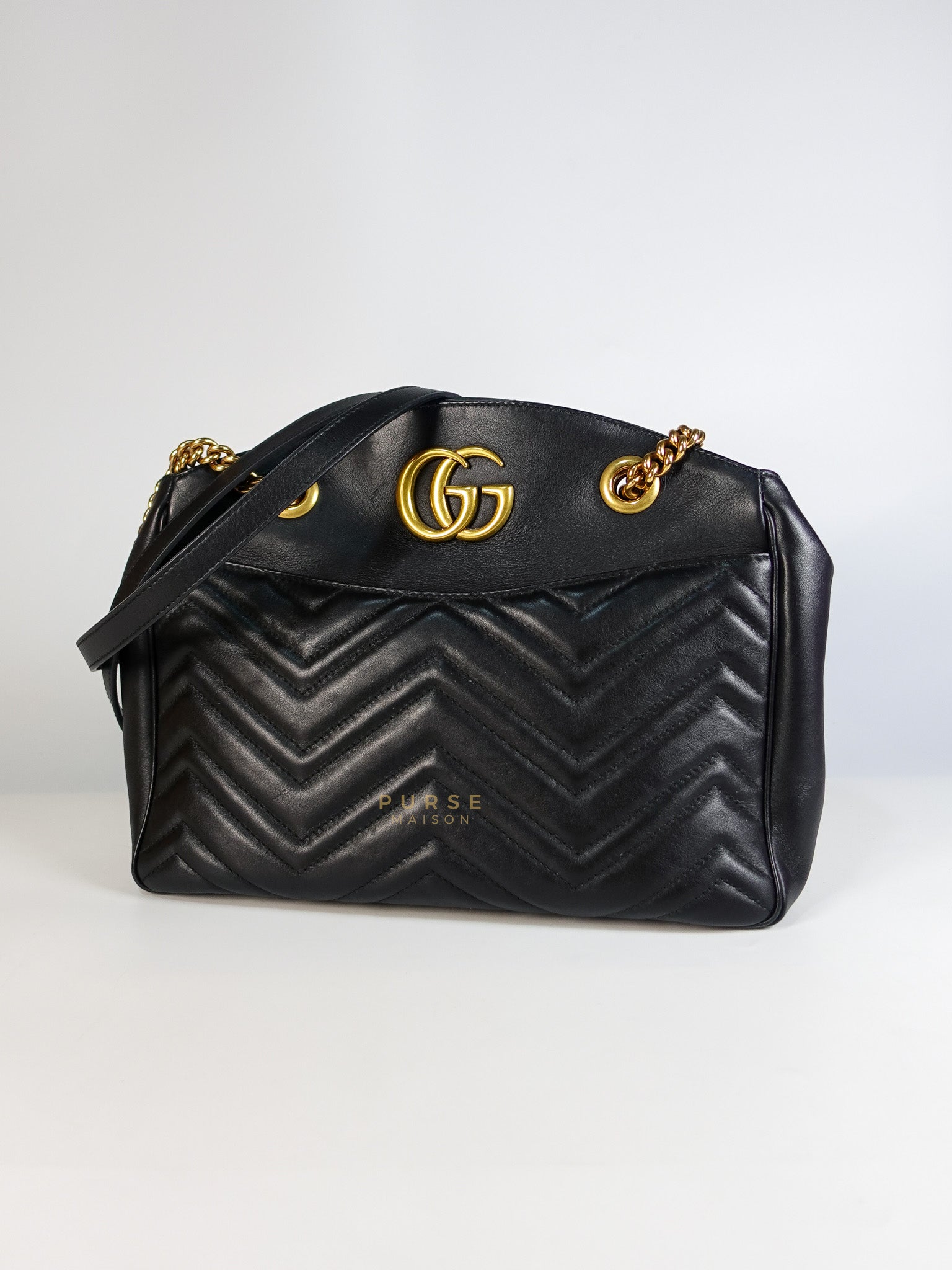 GG Marmont Matelasse Shoulder Bag Medium in Black | Purse Maison Luxury Bags Shop
