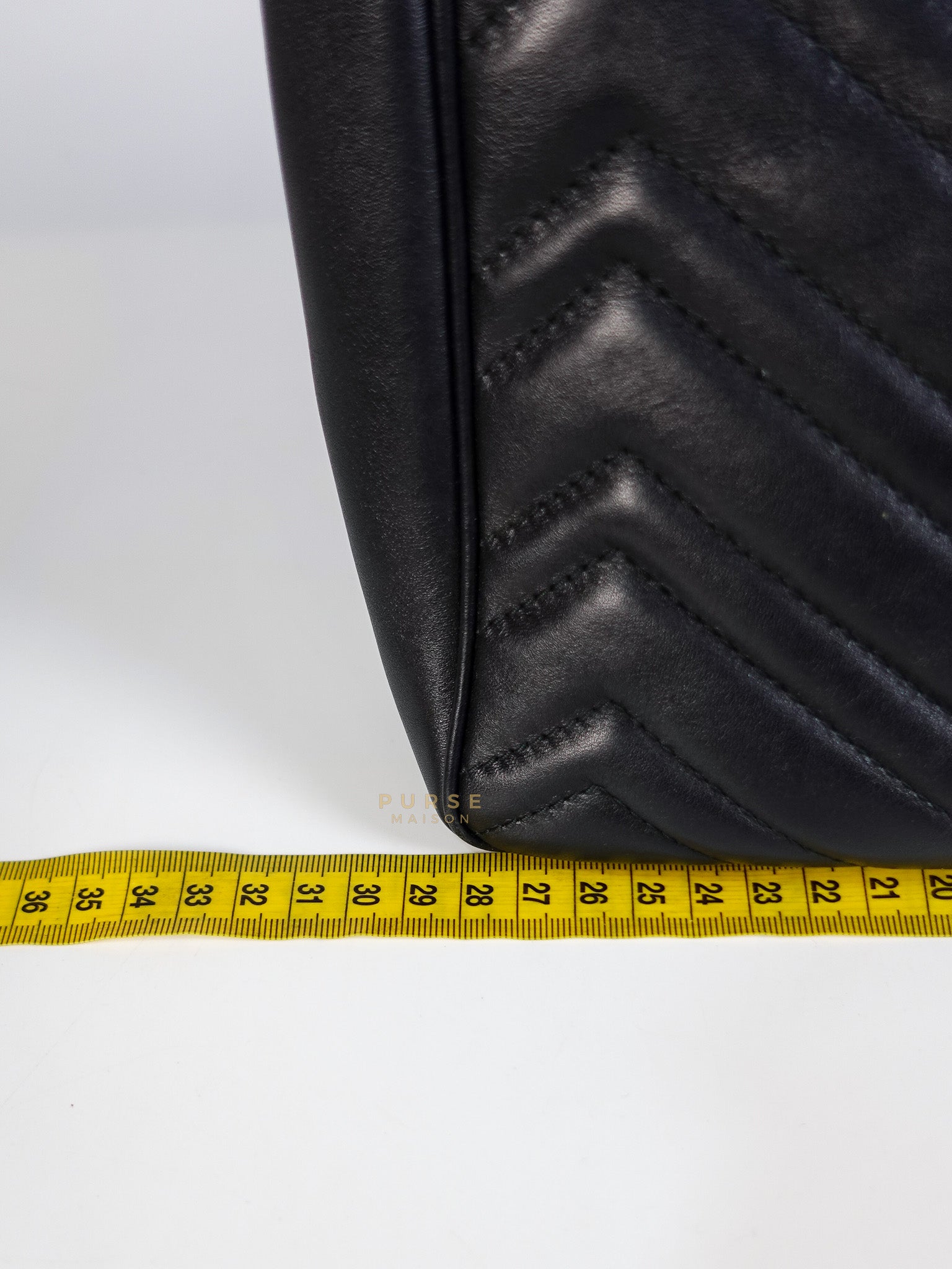 GG Marmont Matelasse Shoulder Bag Medium in Black | Purse Maison Luxury Bags Shop