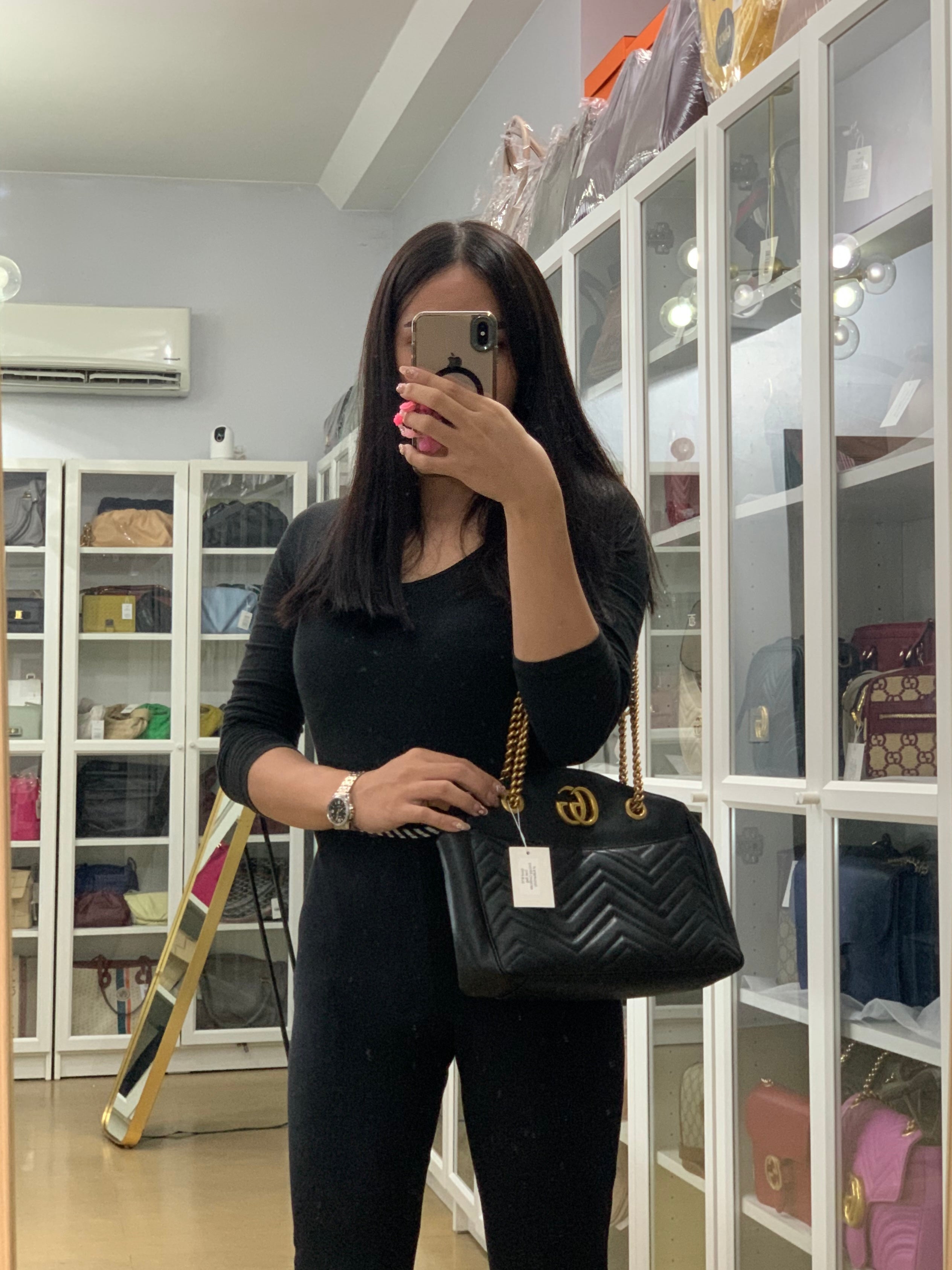 GG Marmont Matelasse Shoulder Bag Medium in Black | Purse Maison Luxury Bags Shop