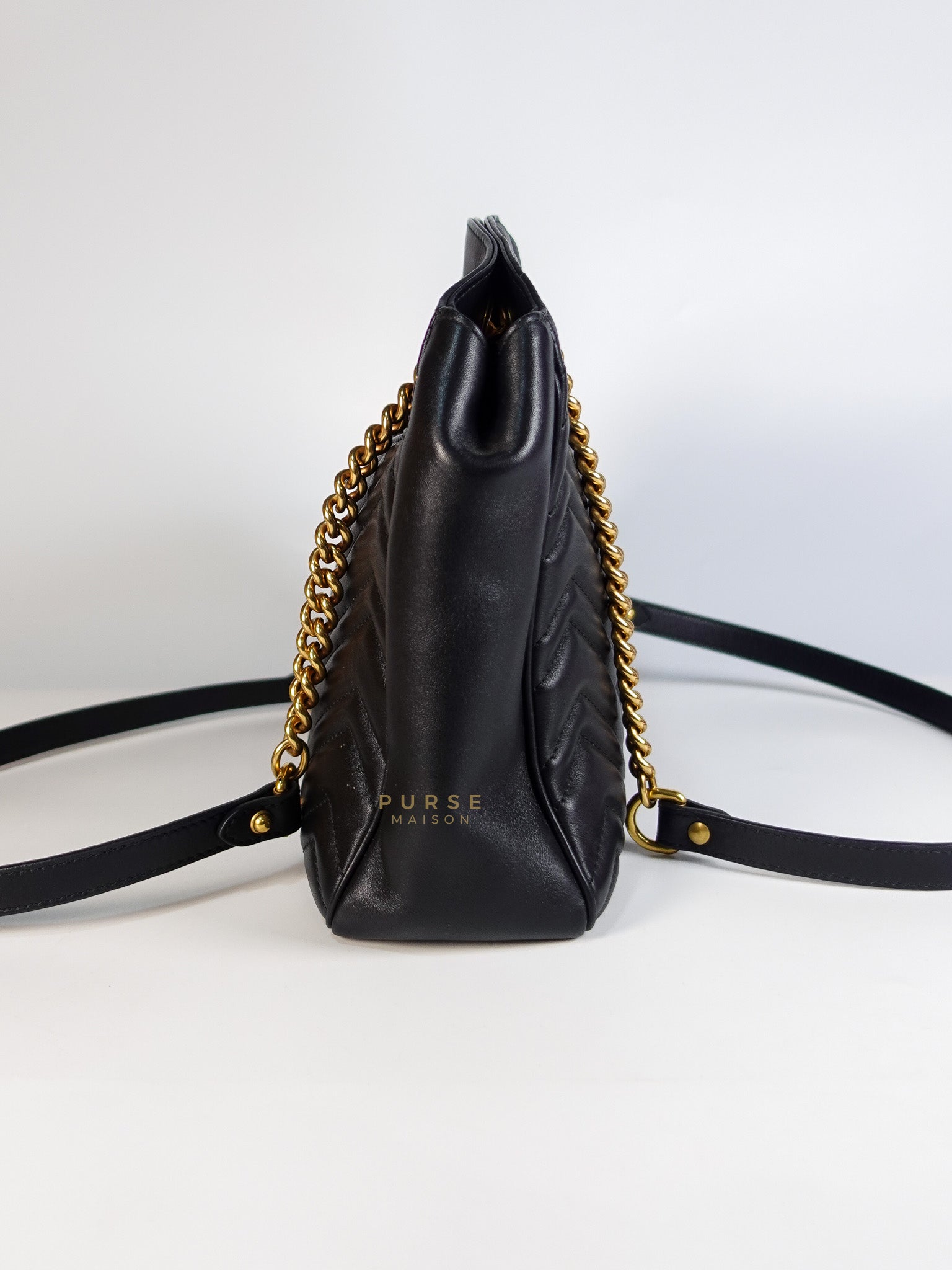 GG Marmont Matelasse Shoulder Bag Medium in Black | Purse Maison Luxury Bags Shop