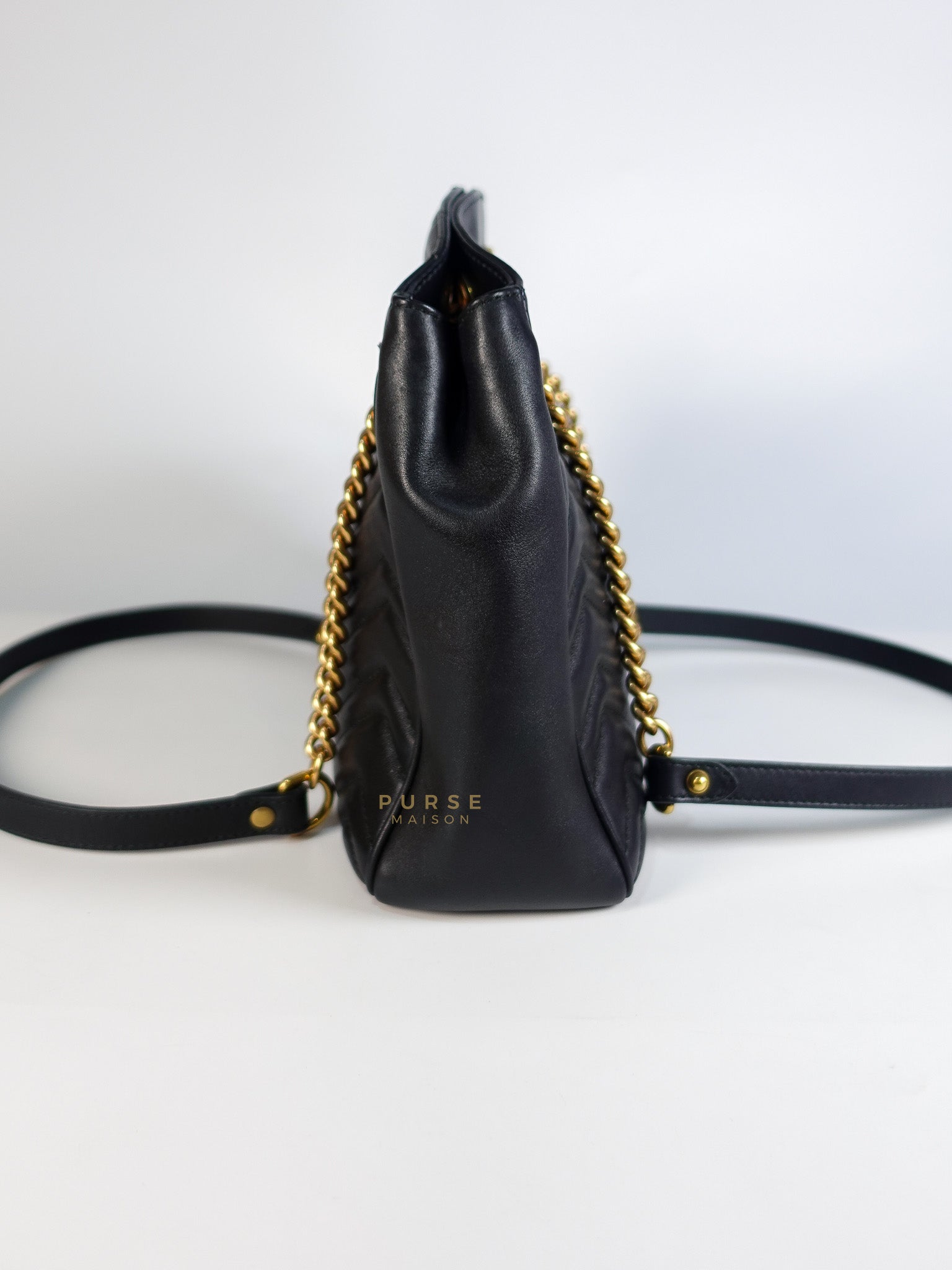 GG Marmont Matelasse Shoulder Bag Medium in Black | Purse Maison Luxury Bags Shop